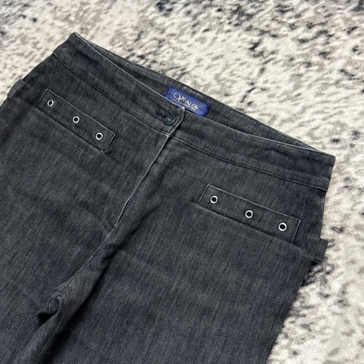 Japanese Brand Vintage Japanese Brand Wide Leg Buckle Back Jeans Size 28" / US 6 / IT 42 - 8 Thumbnail
