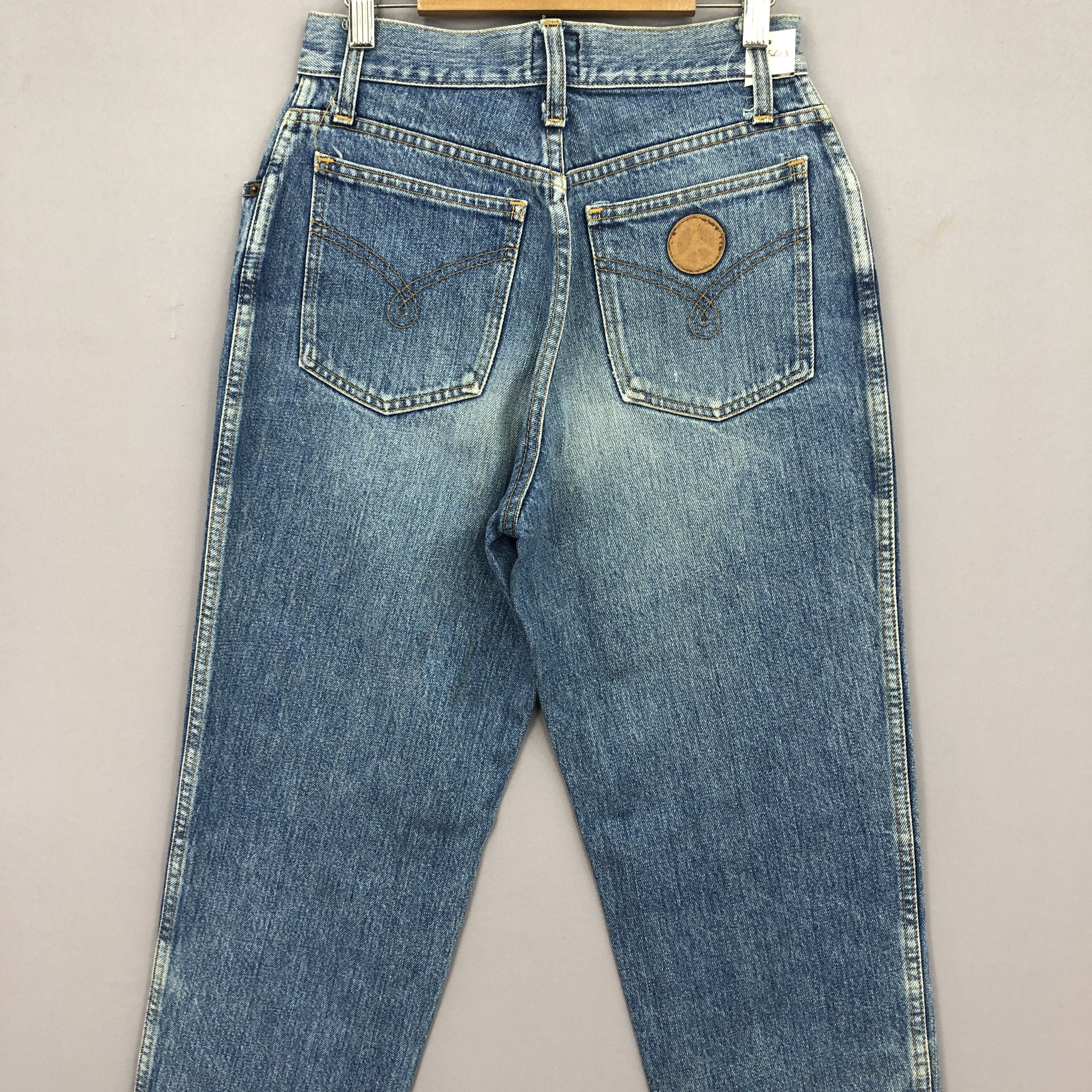 Moschino Vintage Moschino Hourglass Jeans Light Wash Denim BS45613 Size 24" / US 00 / IT 34 - 4 Thumbnail
