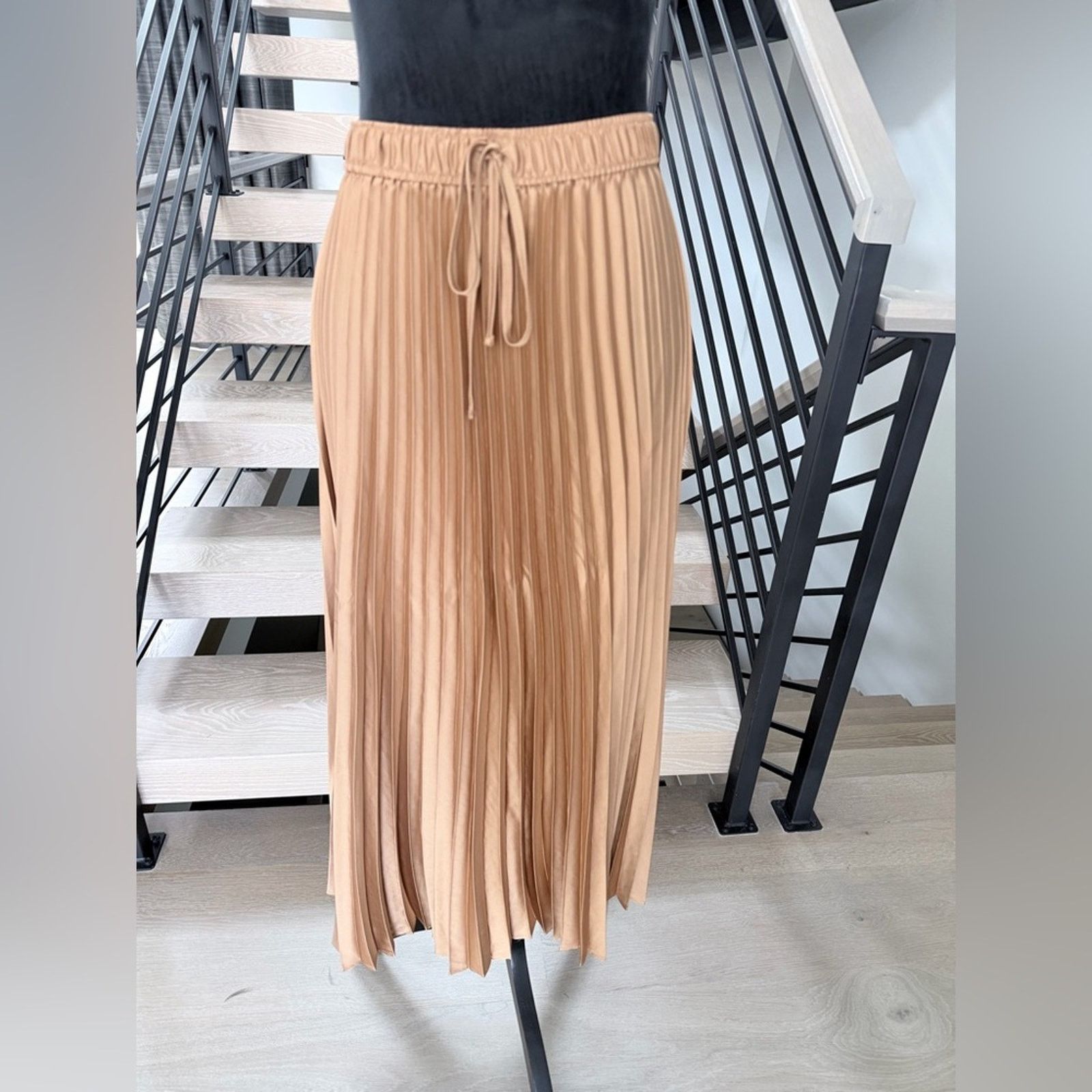 Other New High Waisted Satin Drawstring Tan Pleated Skirt size S Size 27" / US 4 / IT 40 - 3 Thumbnail