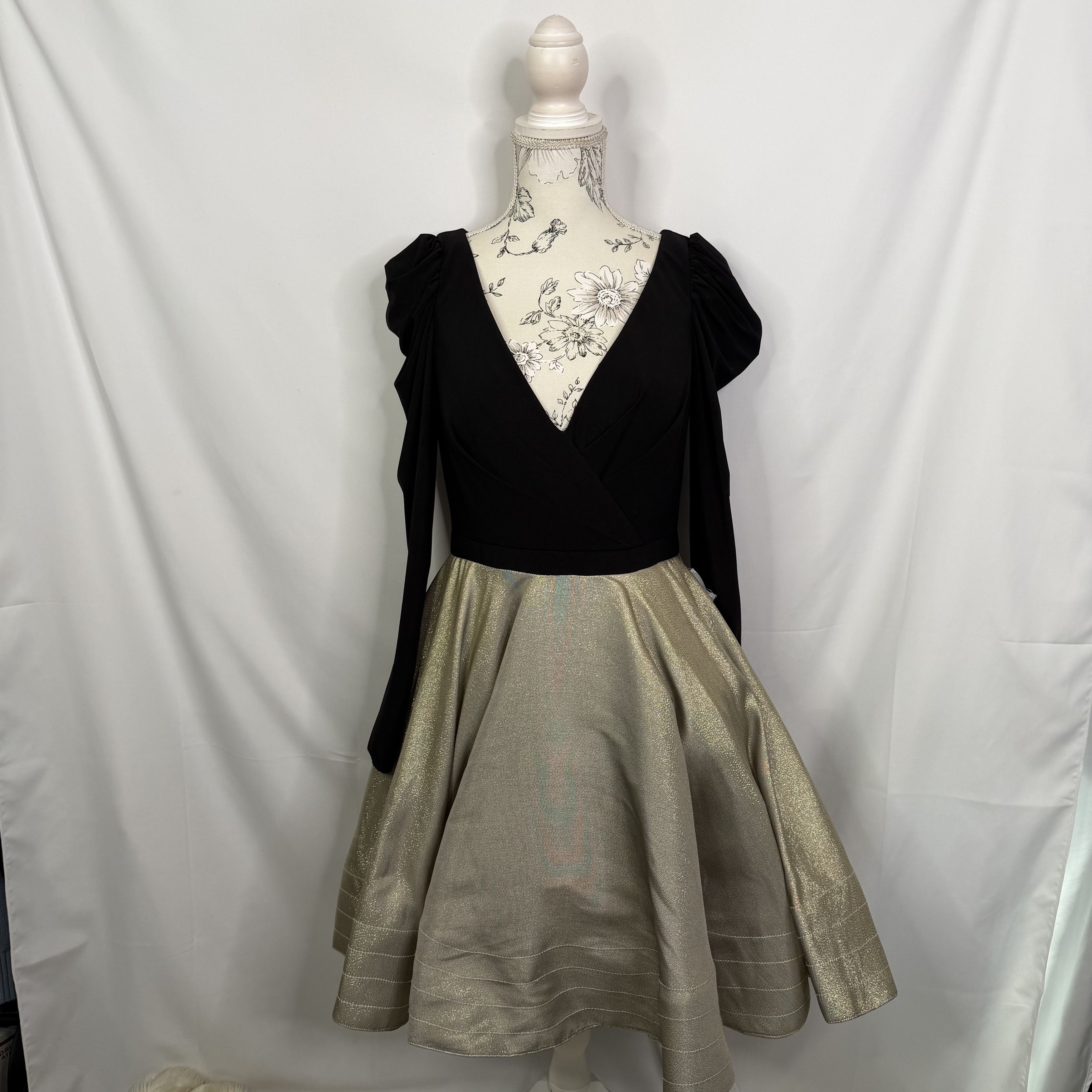 Mac Duggal Mac Duggal Black Metallic Puff Sleeve Cocktail Dress Size M / US 6-8 / IT 42-44 - 11 Thumbnail
