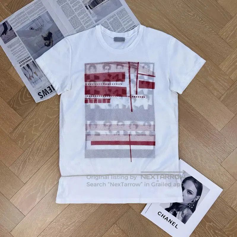 Dior Dior White Men's T-Shirt with Graphic Design . Size US XS / EU 42 / 0 - 1 Thumbnail
