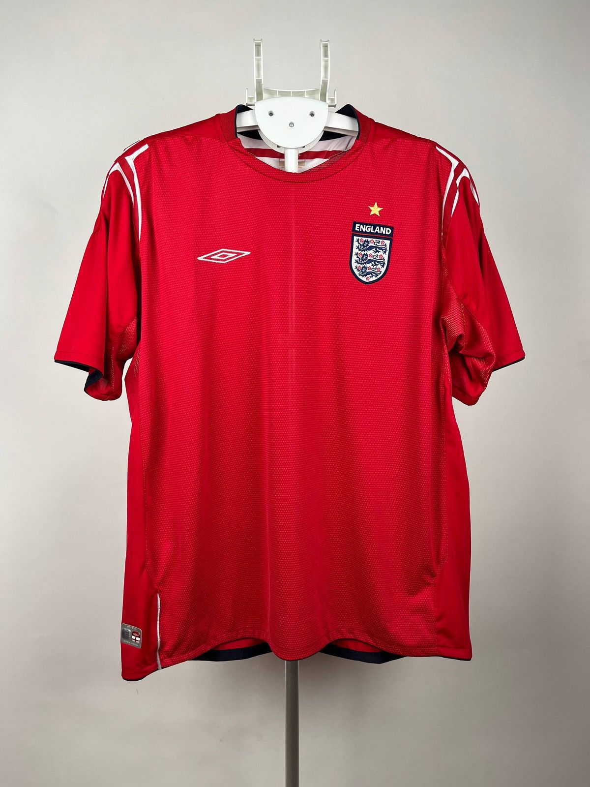 Umbro Vintage Umbro England 2004 2006 Away Football Jersey Red Size US XXL / EU 58 / 5 - 1 Thumbnail