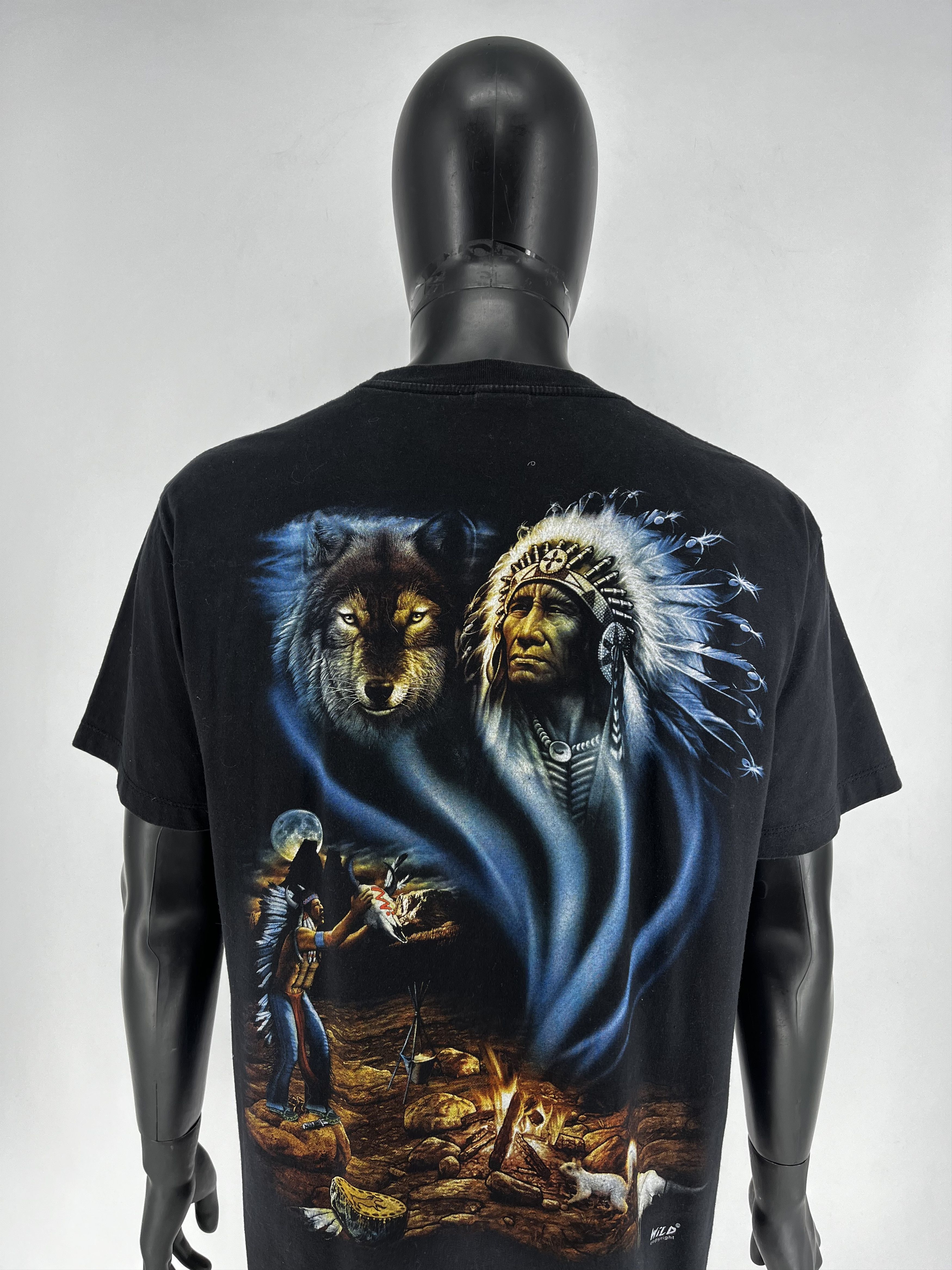 Band Tees Vintage Wild Indian Chief American Native Wolf heavy t-shirt Size US L / EU 52-54 / 3 - 10 Thumbnail