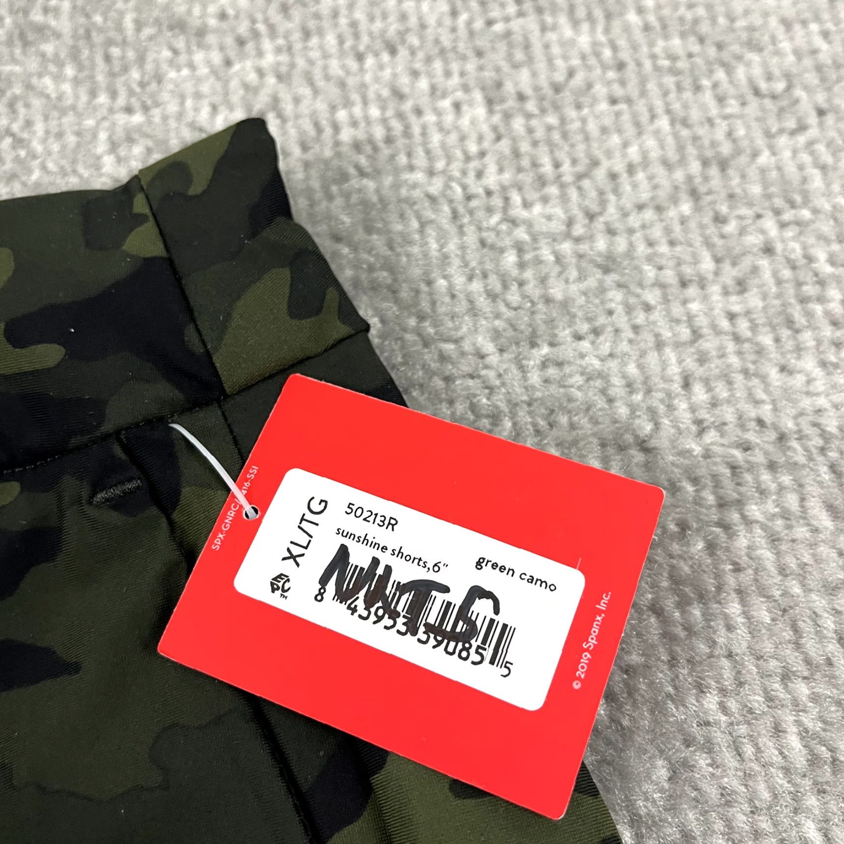 Spanx SPANX Sunshine Shorts Womens XL Inseam 6" Green Camo Stretch Pull On Activewear Casual Summer Women Size 40" / US 18 - 3 Thumbnail