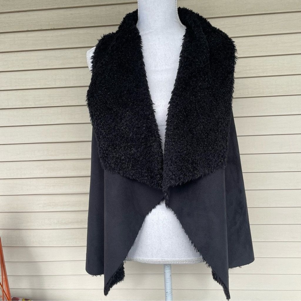 G.H. Bass & Co. G. H. Bass Faux Suede/Faux Fur Vest Size M Size M / US 6-8 / IT 42-44 - 1 Thumbnail