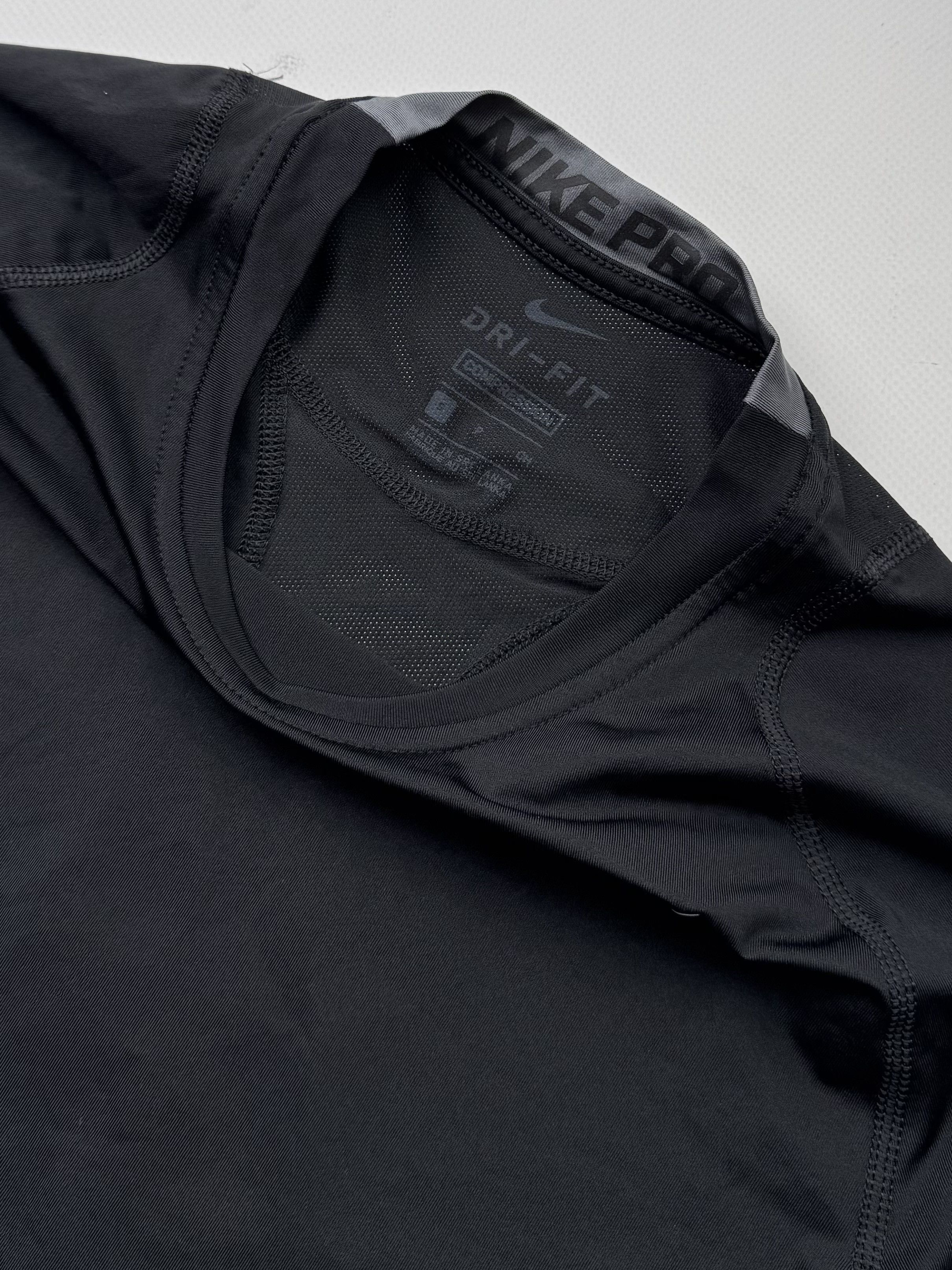 Nike Nike Pro T-Shirt (145) Size US S / EU 44-46 / 1 - 6 Thumbnail
