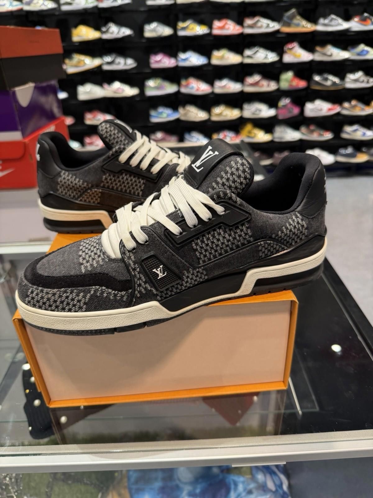 Louis Vuitton Size 7.5LV/8.5US - Louis Vuitton Trainer ' Black ' $1200 Size US 8.5 / EU 41-42 - 7 Thumbnail