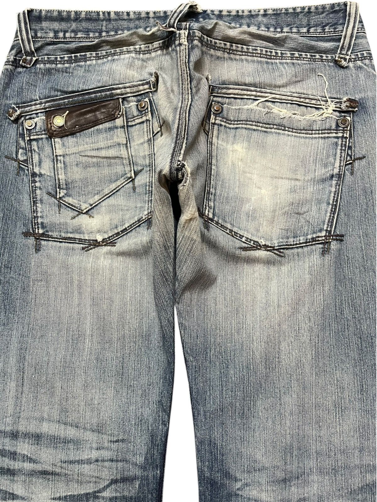 Japanese Brand Vintage Rattle Trap Faded Whiskers Distressed Denim Size US 34 / EU 50 - 9 Thumbnail