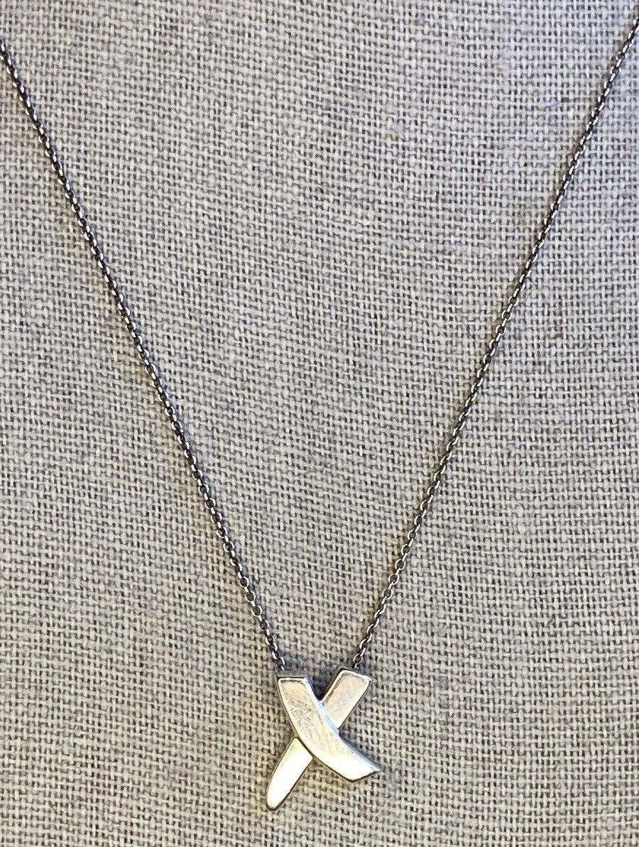 Tiffany & Co. Tiffany&Co. Paloma Picasso 'Kiss' Pendant Necklace in Sterl Size ONE SIZE - 3 Thumbnail