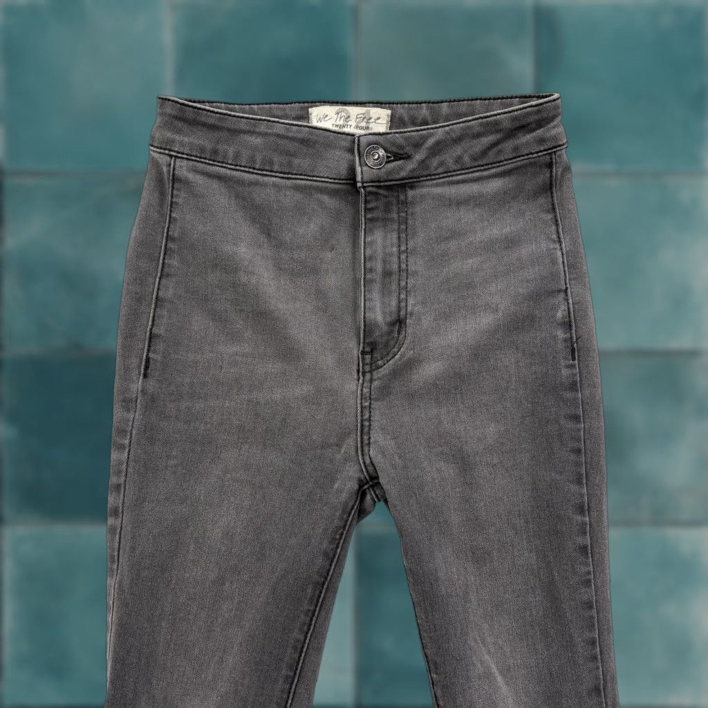 Vintage We The Free Flare Jeans Womens 24 Gray Charcoal Wash High Rise Stretch Raw Hem Slim Distressed Pockets Zip Denim Cotton Viscose Polyester Spandex Size 42" / US 20 - 1 Thumbnail