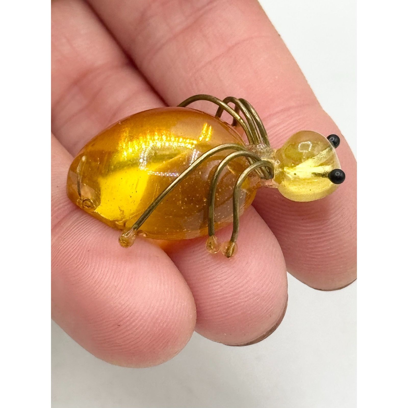 Vintage Vintage lucite amber bug insect brooch pin Size ONE SIZE - 3 Thumbnail