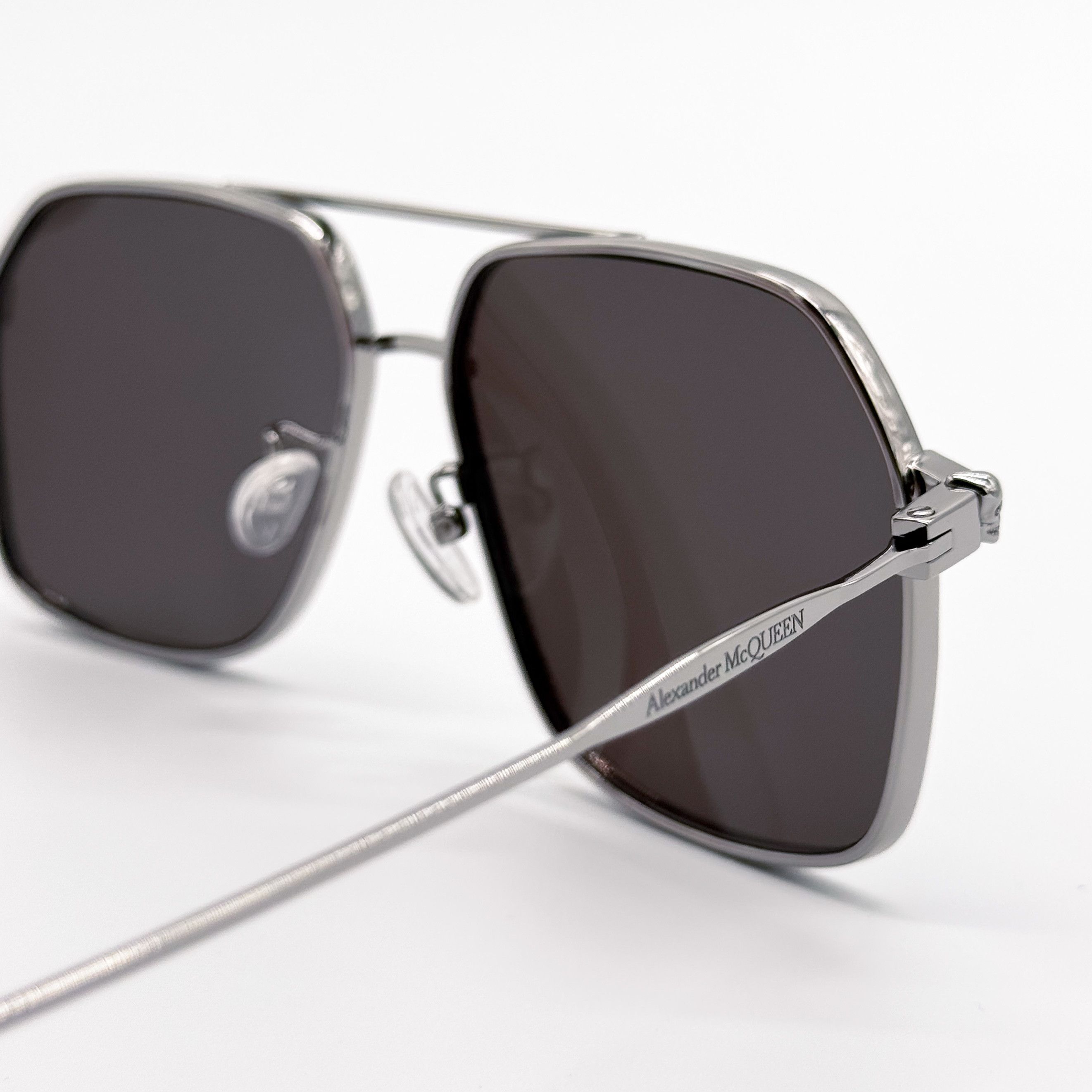 Alexander McQueen NEW ALEXANDER MCQUEEN AM0372S 001 PILOT SILVER SUNGLASSES Size ONE SIZE - 6 Thumbnail