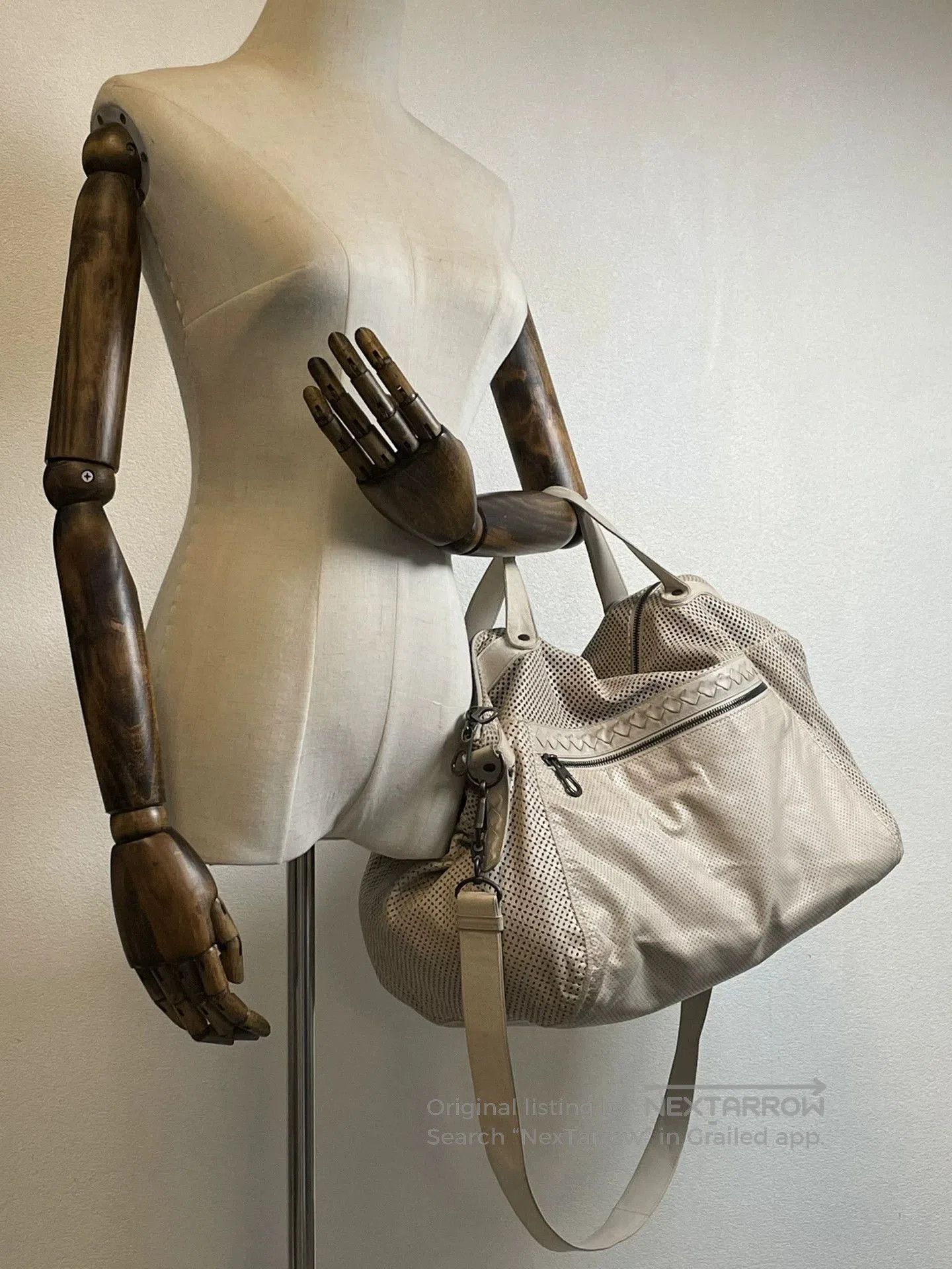 Bottega Veneta Bottega Veneta Women's Travel Tote Bag. Size ONE SIZE - 3 Thumbnail