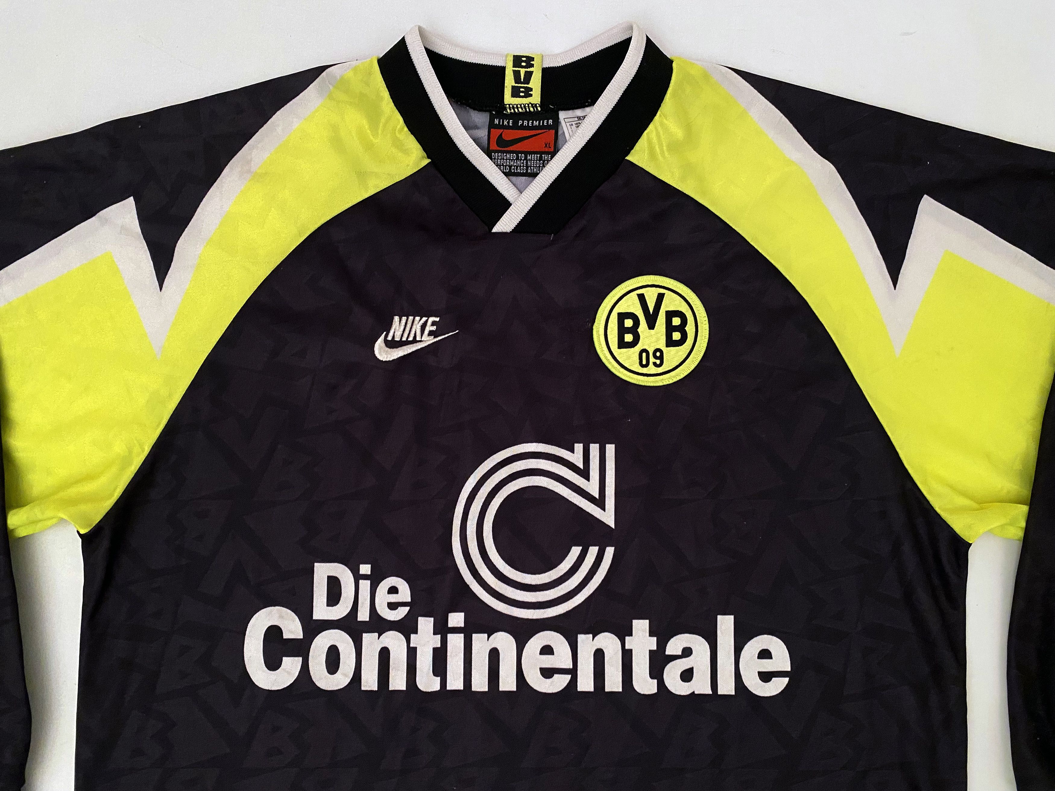 Nike × Vintage Borussia Dortmund Away Shirt Jersey 1995 / 1996 Size US XL / EU 56 / 4 - 5 Thumbnail