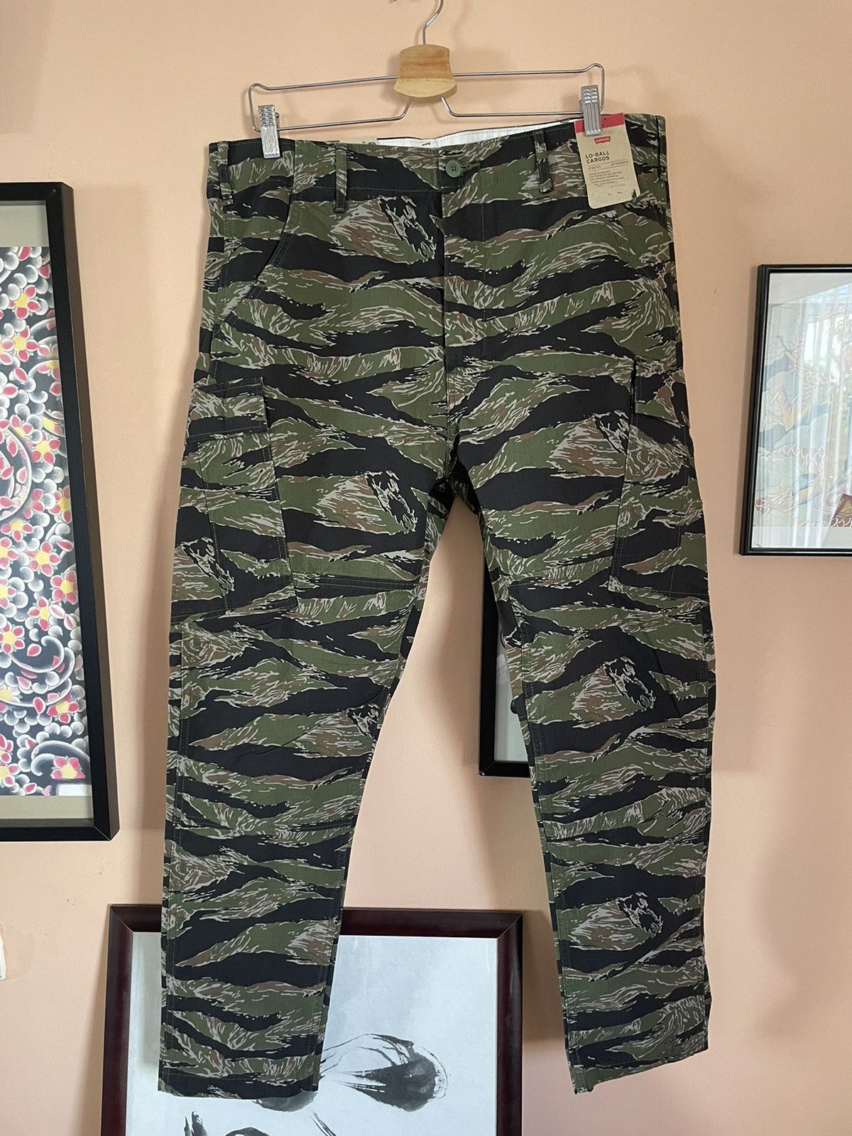 Levi's Levi’s lo-ball tiger camo cargo pants Size US 36 / EU 52 - 1 Thumbnail