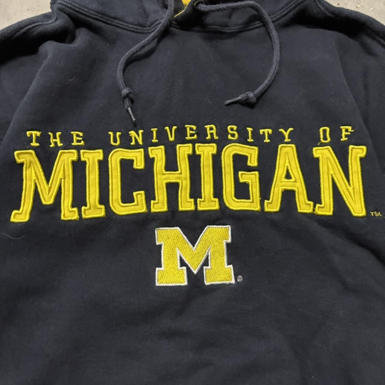 Japanese Brand × Vintage Crazy Vintage Y2K/2000s Navy Blue Michigan Wolverines College Hoodie! Size US L / EU 52-54 / 3 - 5 Thumbnail