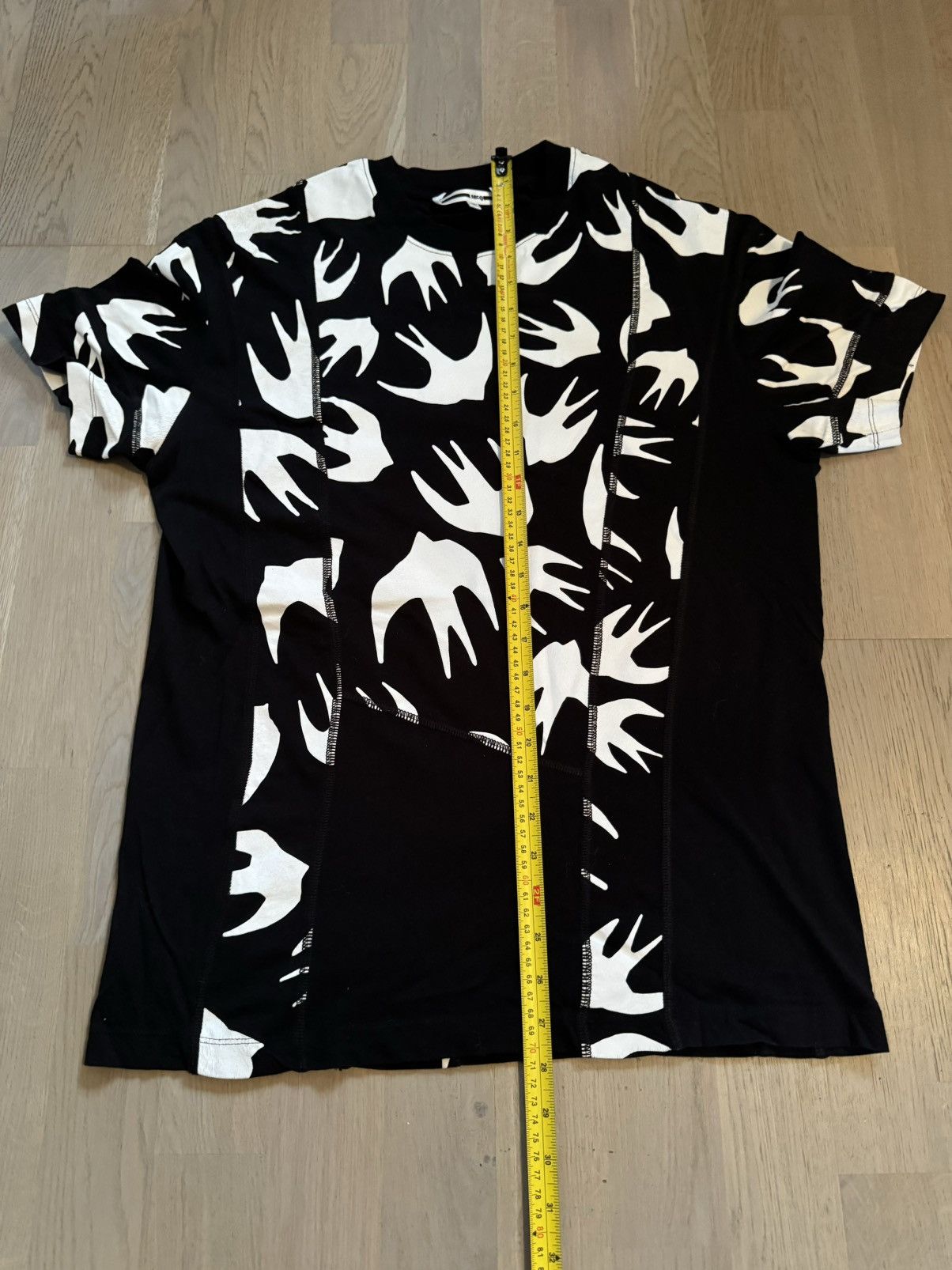 Alexander McQueen ALEXANDER MCQUEEN tshirt SEE sizes IN PHOTOS BY TAPE MEASURE Size US S / EU 44-46 / 1 - 8 Thumbnail
