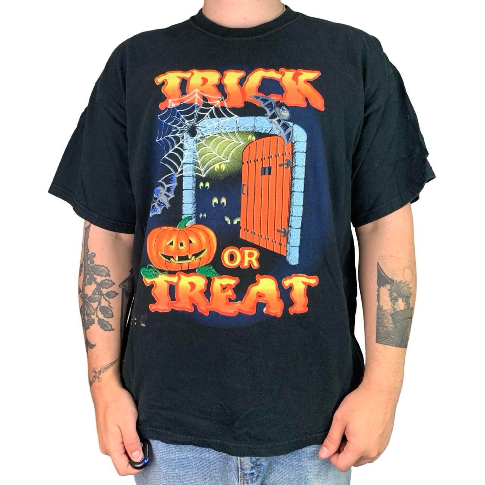 Japanese Brand × Vintage Vintage 90s Trick or Treat Halloween Graphic T-Shirt Size US XL / EU 56 / 4 - 1 Thumbnail