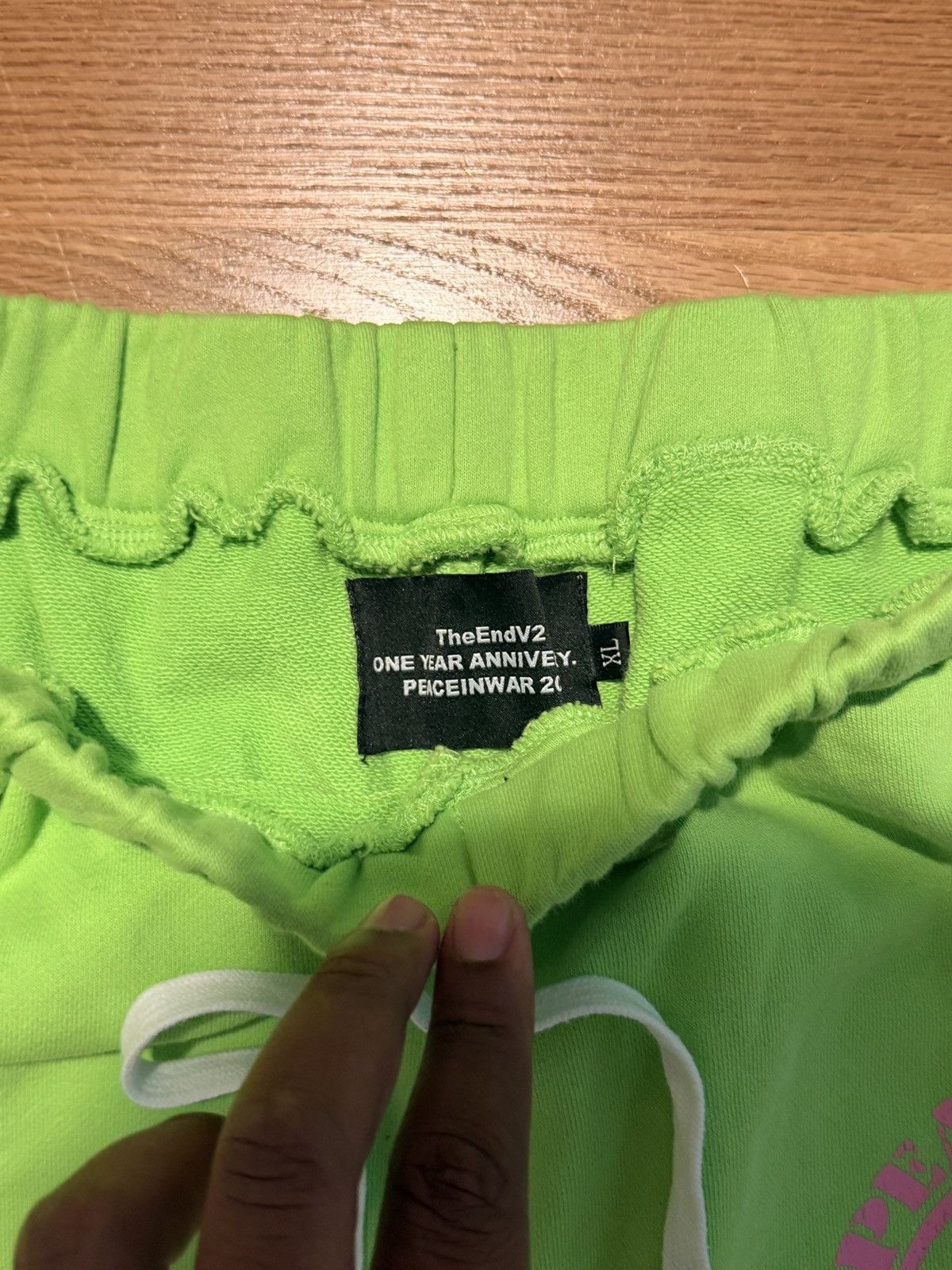 Other "neon skull" sweats Size US 36 / EU 52 - 3 Thumbnail