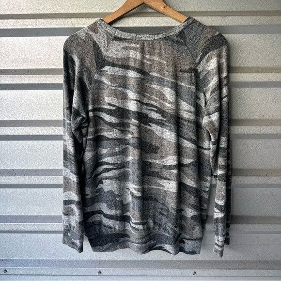 Buffalo David Bitton Buffalo David Bitton Camo Sweater Sz Large L Size L / US 10 / IT 46 - 3 Thumbnail