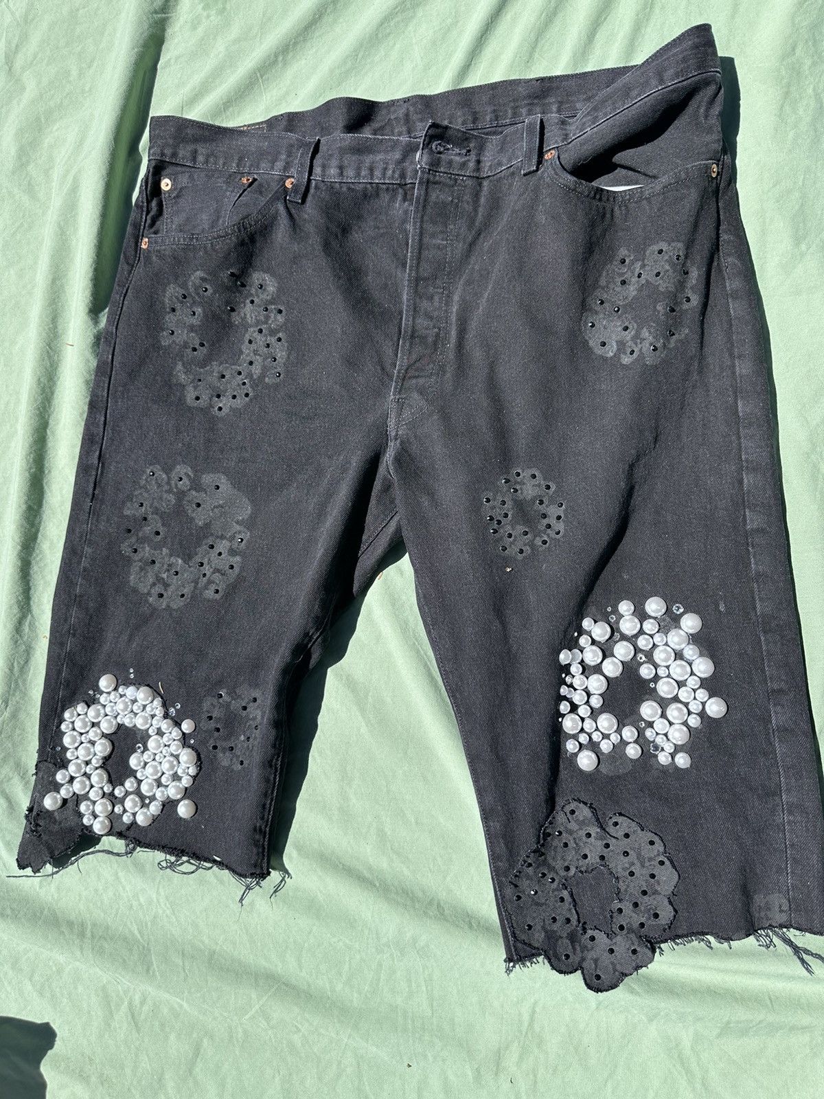 DENIM TEARS × Levi's Denim Tears custom Pearl and Swarovski crystal shorts sz40 Size US 40 / EU 56 - 1 Thumbnail
