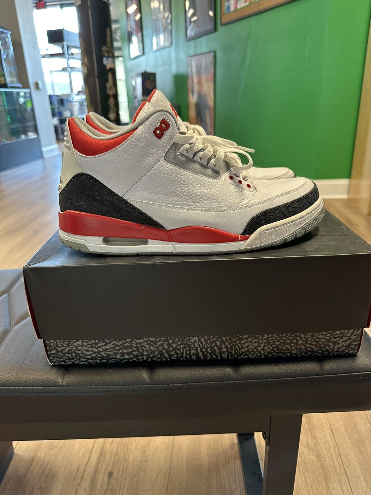 Nike Jordan 3 retro Size US 12.5 / EU 45-46 - 3 Thumbnail
