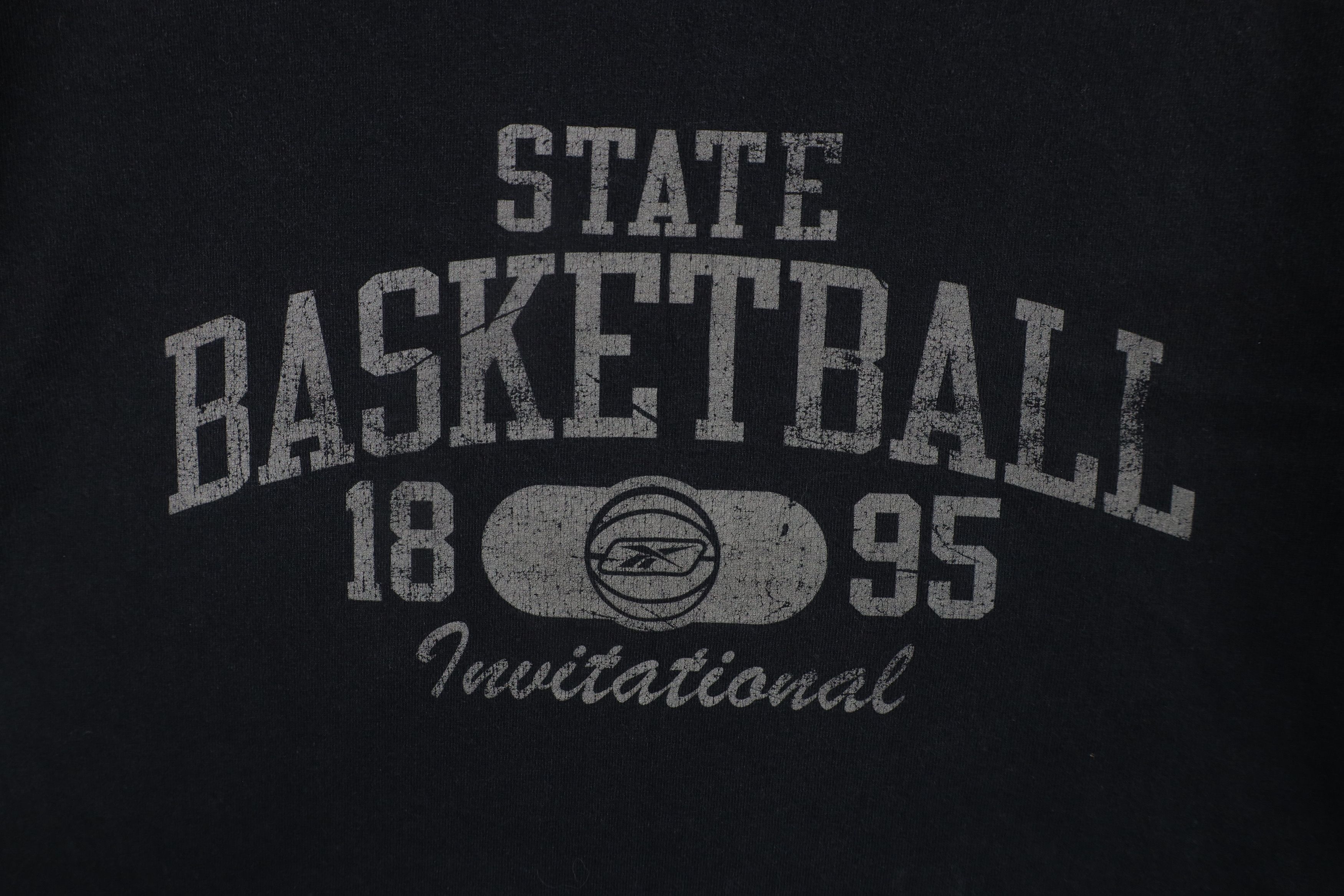 Reebok × Vintage Vintage 90s Reebok Spell Out State Basketball T-Shirt Black Size US XXL / EU 58 / 5 - 4 Thumbnail