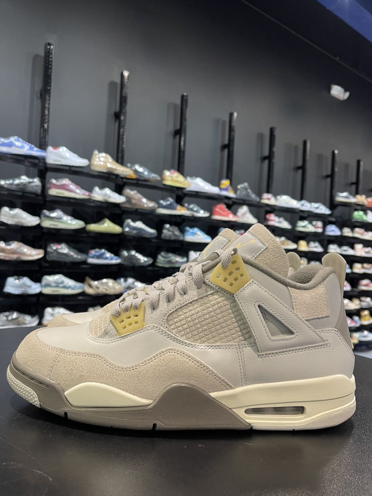 Jordan Brand Size 13 - Jordan 4 Craft Photon Dust Size US 13 / EU 46 - 1 Thumbnail