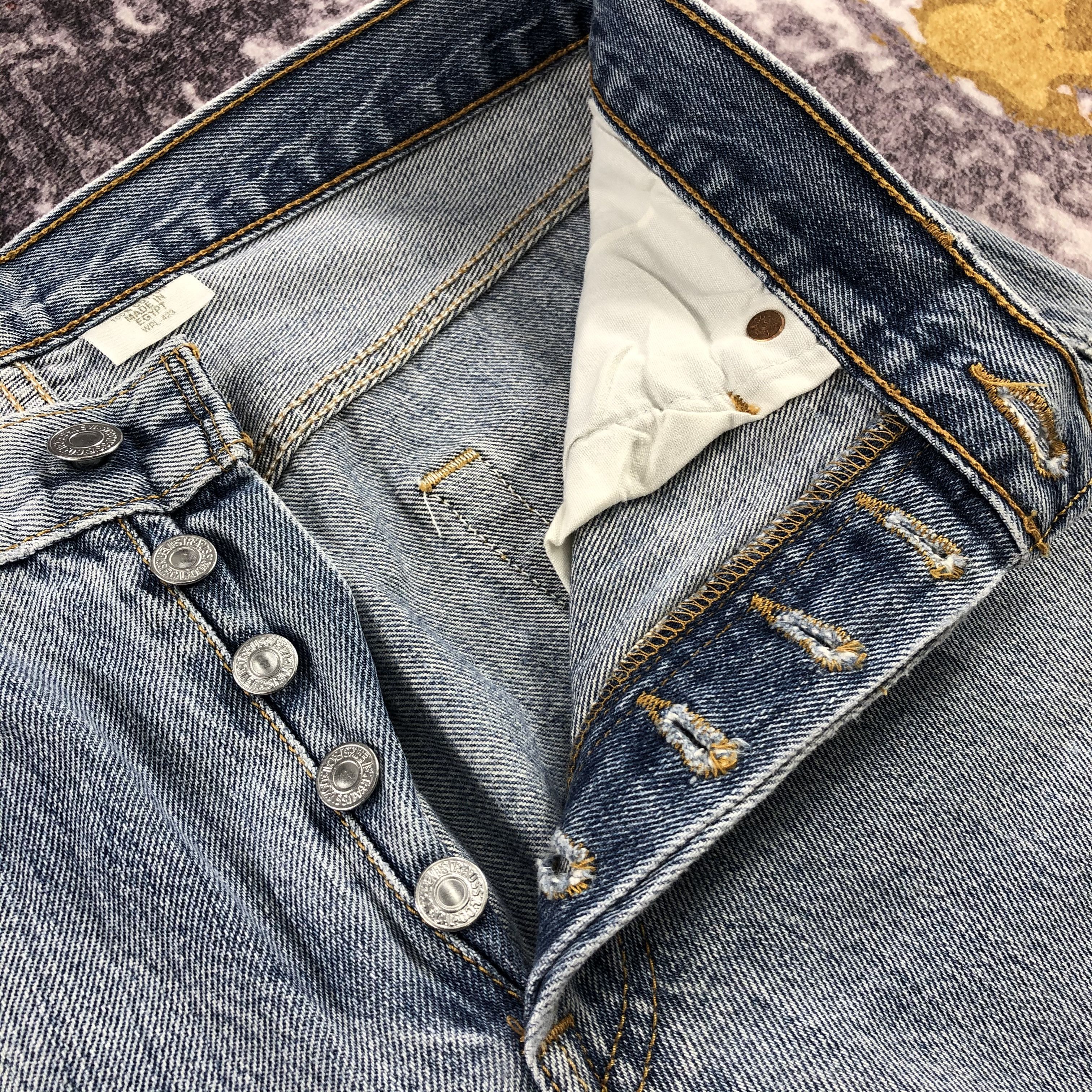 Levi's × Vintage 90s Vintage Light Wash Levis 501 Jeans -JM2260 Size US 31 - 11 Thumbnail