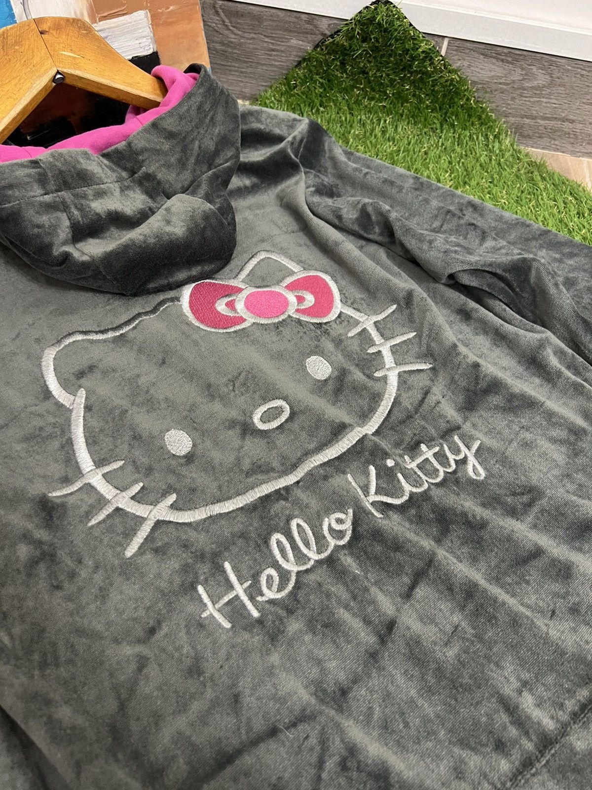 Anime Vintage Y2K Hello Kitty Velour Zip Up Hoodie Size M / US 6-8 / IT 42-44 - 10 Thumbnail
