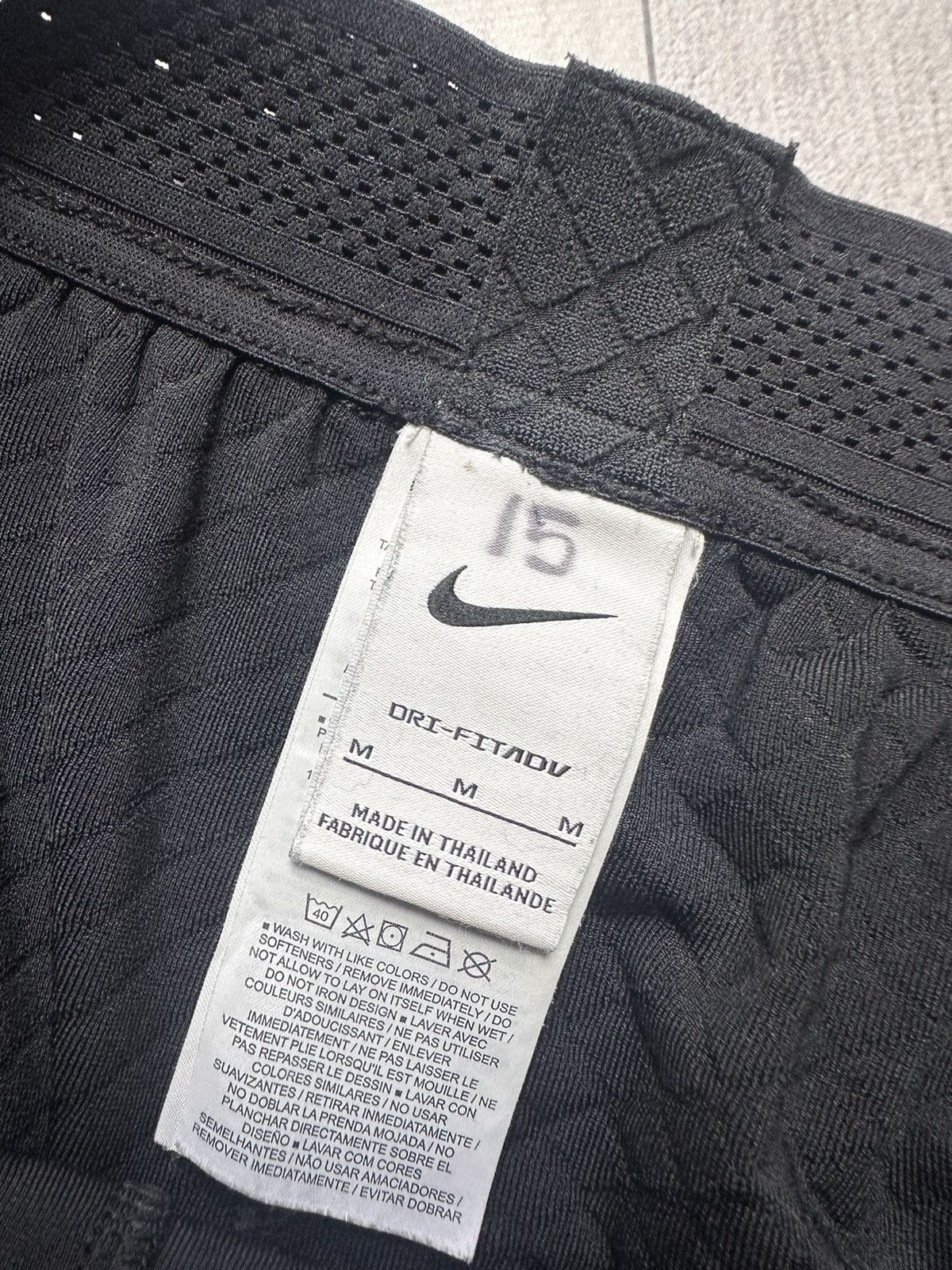 Nike Nike Tottenham soccer shorts size M spurs logo 15 Size US 32 / EU 48 - 5 Thumbnail