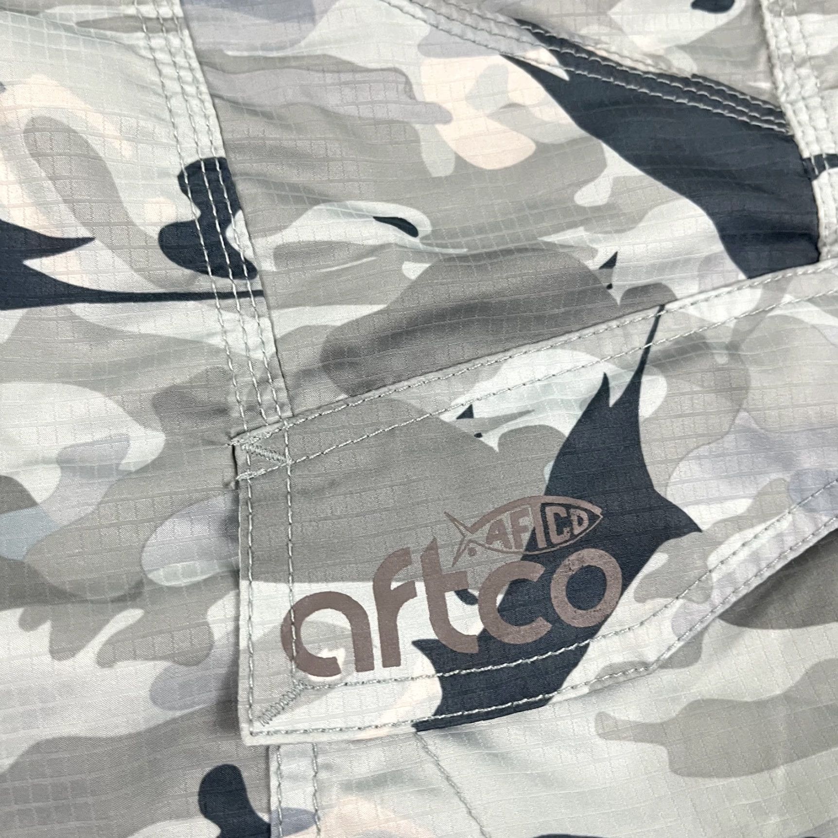 Vintage AFTCO Mens Cargo Shorts 42 Grey Camouflage Outdoor Casual Workwear Cargo Pocket 9.5" Inseam Regular Fit Mens Size US 42 / EU 58 - 2 Thumbnail