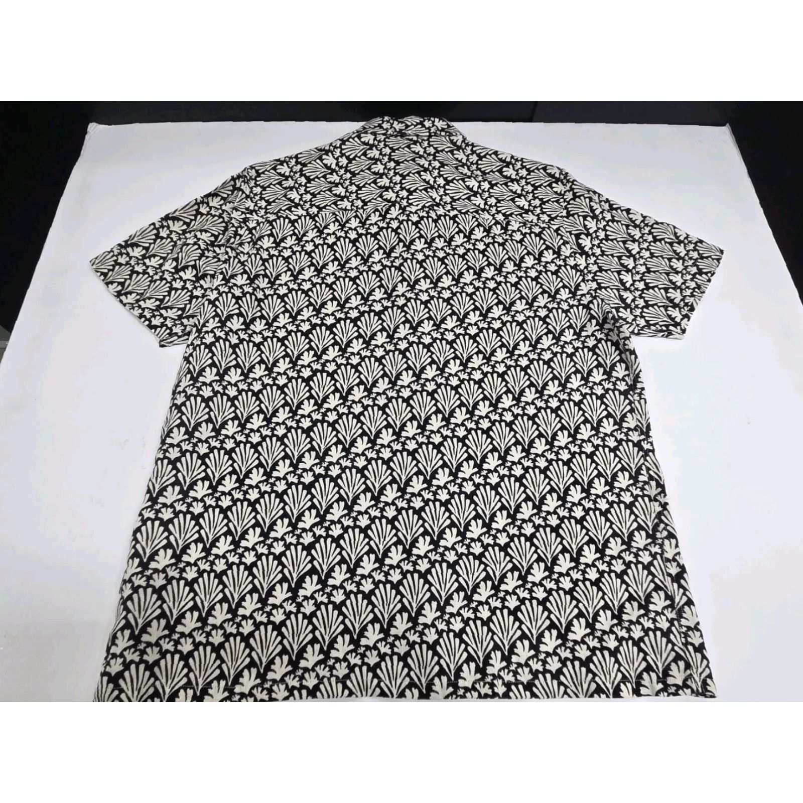 Ted Baker VINTAGE Ted Baker London Mens Short Sleeve Button Up Linen Shirt Size 3 Black/Beige 8372 Size US S / EU 44-46 / 1 - 4 Thumbnail