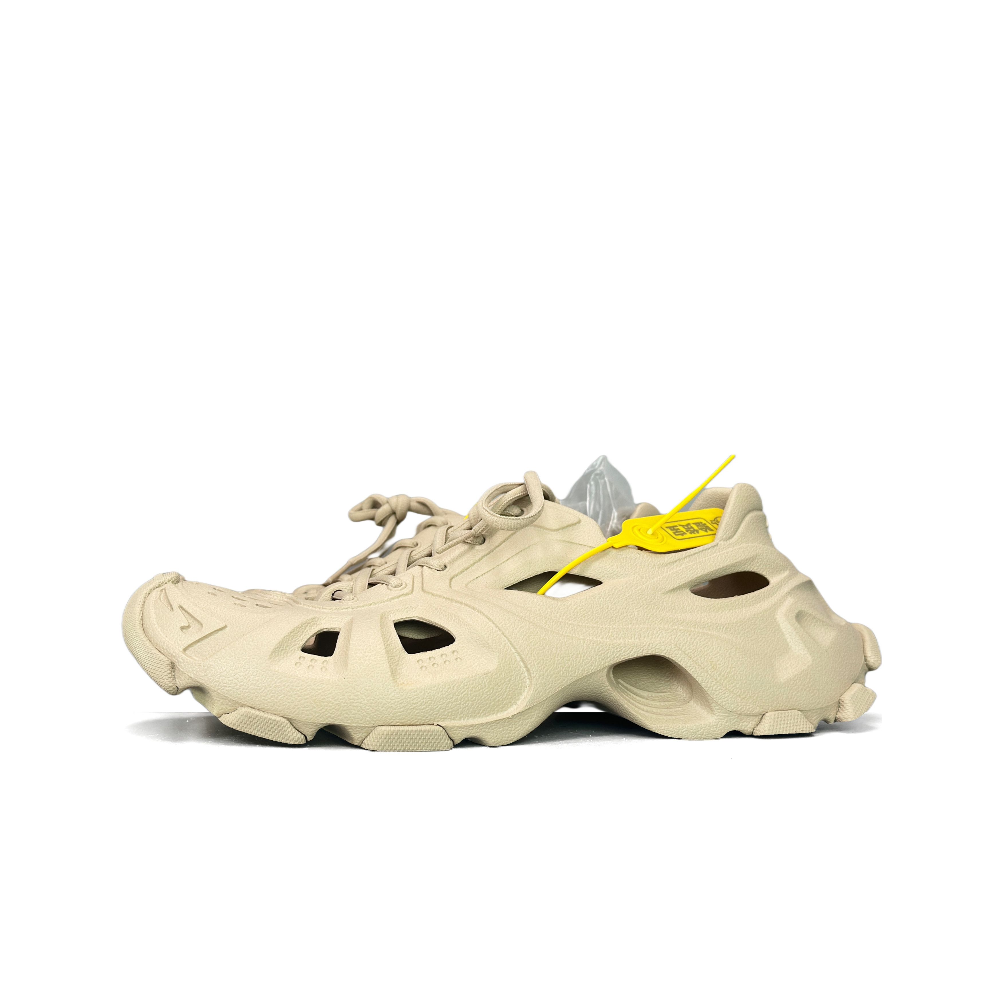 Balenciaga Balenciaga zero sneaker Sneakers Beige Size 43 | Grailed