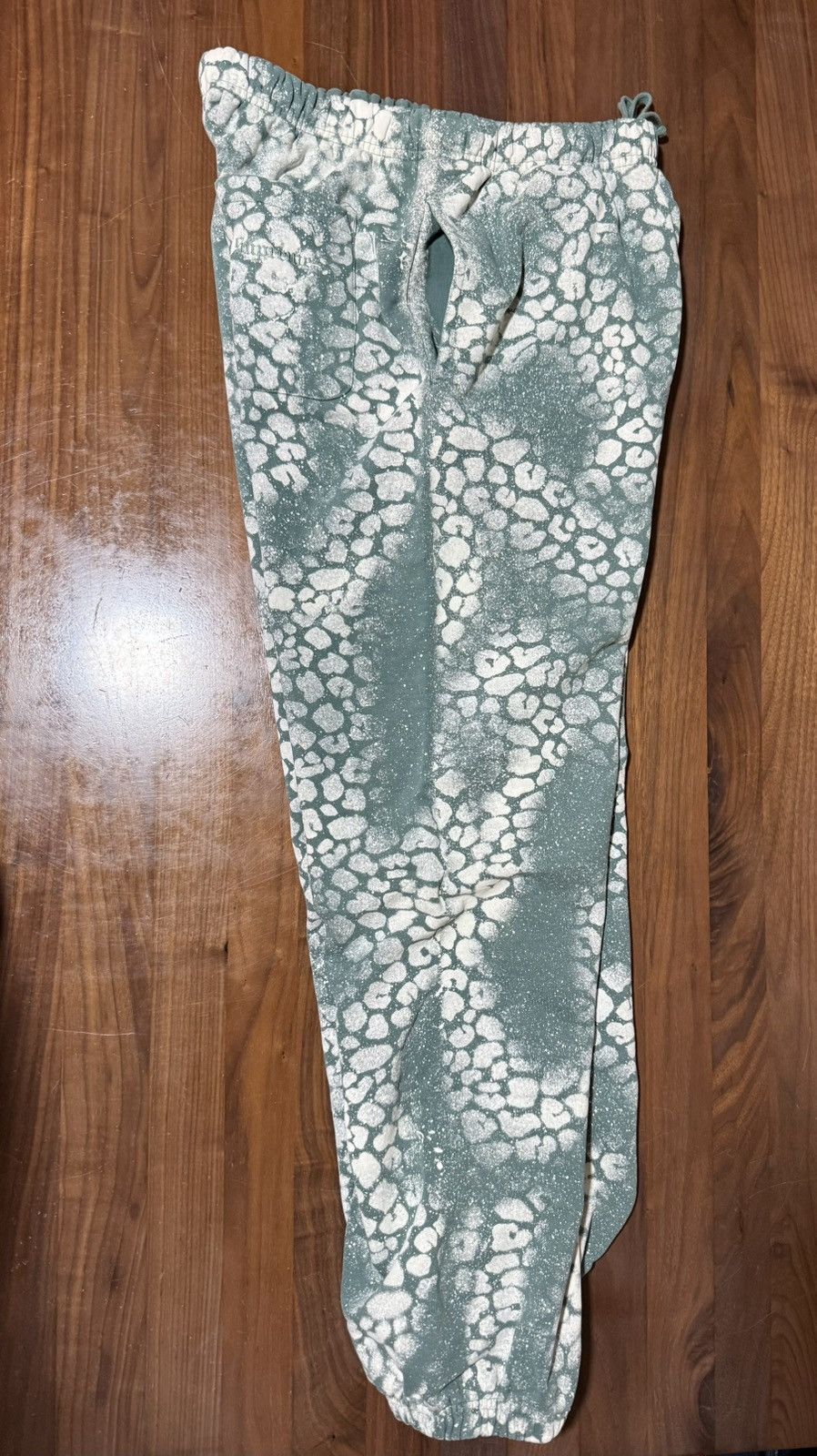 Supreme Supreme Bleached Leopard Sweatpants Cotton Joggers Sz Large Size US 34 / EU 50 - 10 Thumbnail