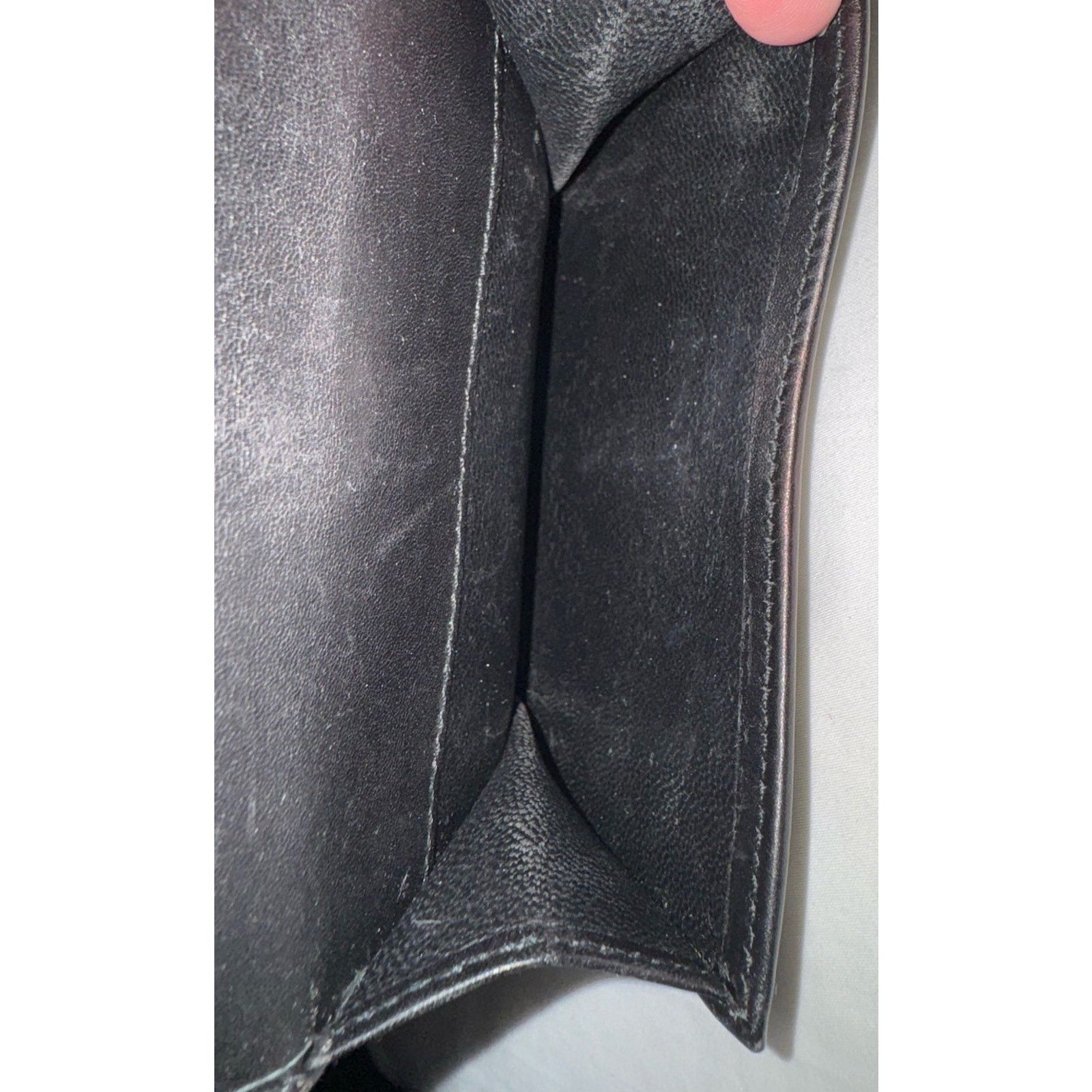 Gucci Gucci Leather Wallet With Belt Buckle Clasp Luxe Beautiful Size ONE SIZE - 9 Thumbnail