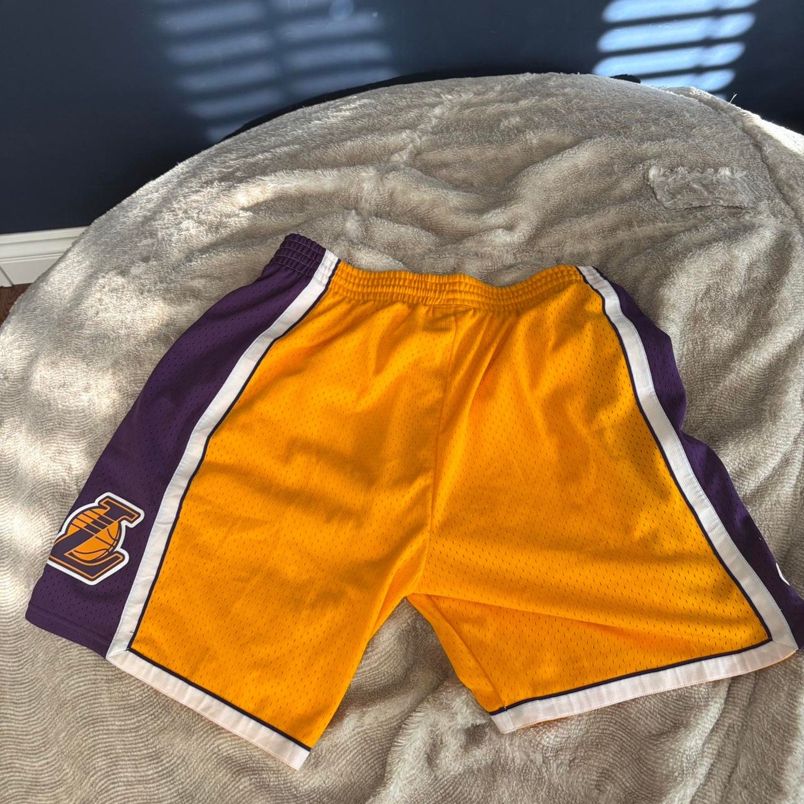 Mitchell & Ness Hardwood classics vintage la lakers Size US 34 / EU 50 - 2 Thumbnail