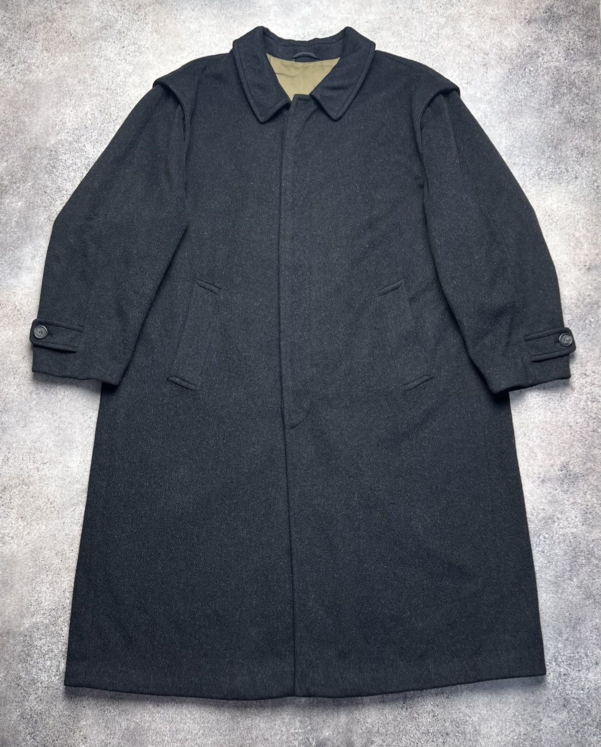 Hugo Boss × Vintage Hugo Boss vintage heavy coat Size US L / EU 52-54 / 3 - 1 Thumbnail