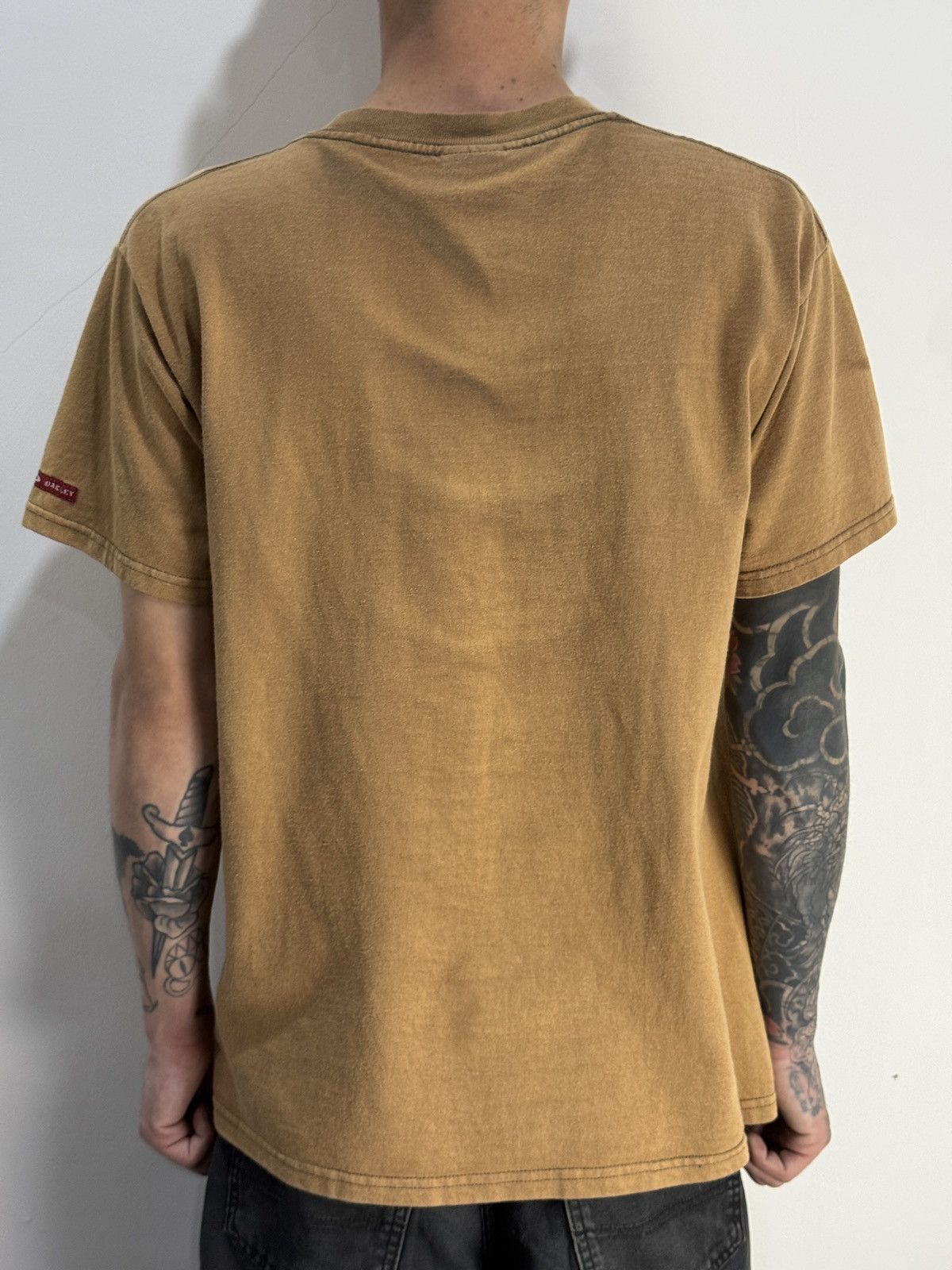 Oakley Vintage 1990s Oakley SunFaded Tshirt Size US L / EU 52-54 / 3 - 5 Thumbnail