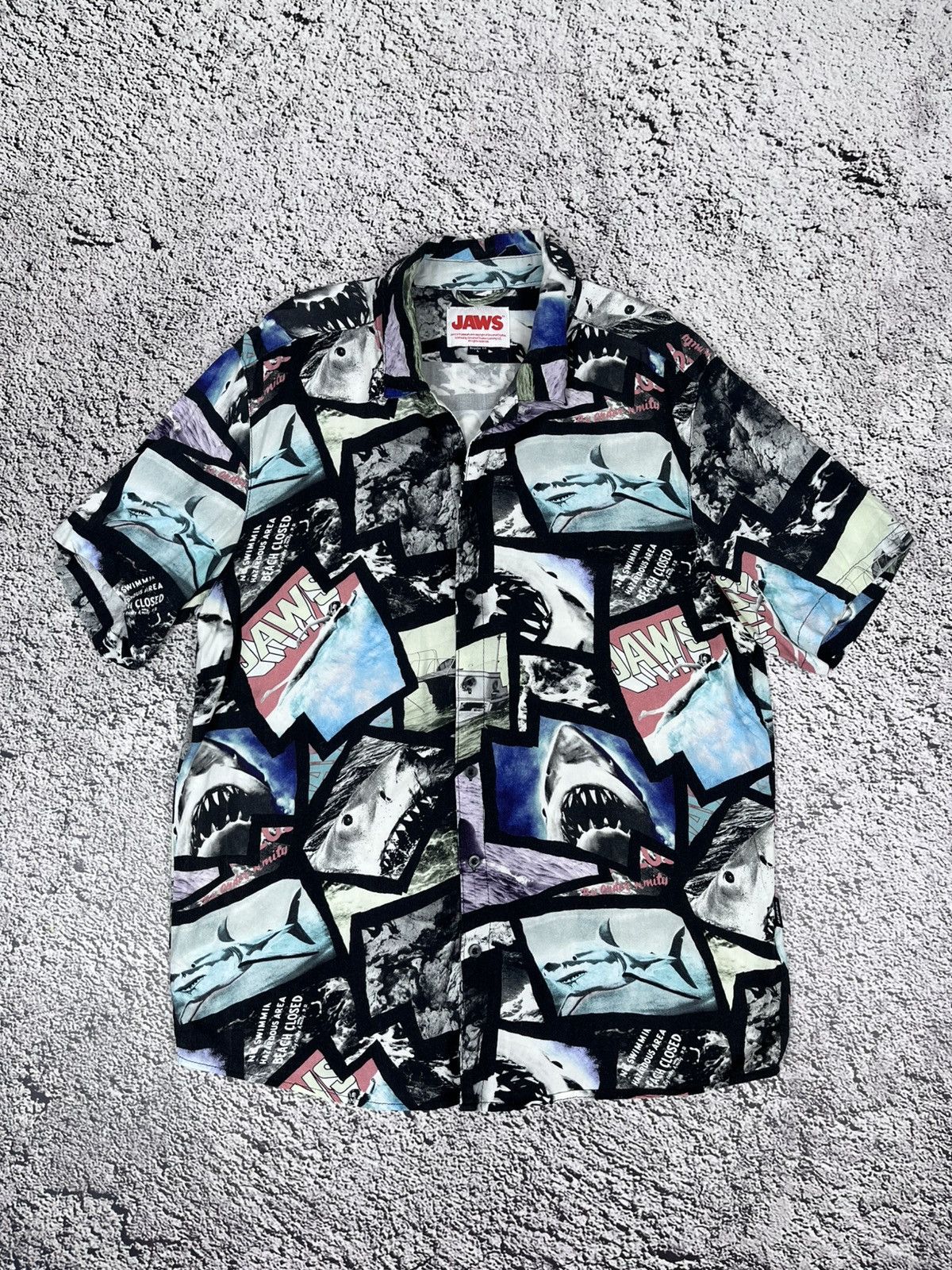 Japanese Brand JAWS Hawaiian Shirt Full Logo Y2K Movie Size US L / EU 52-54 / 3 - 1 Thumbnail