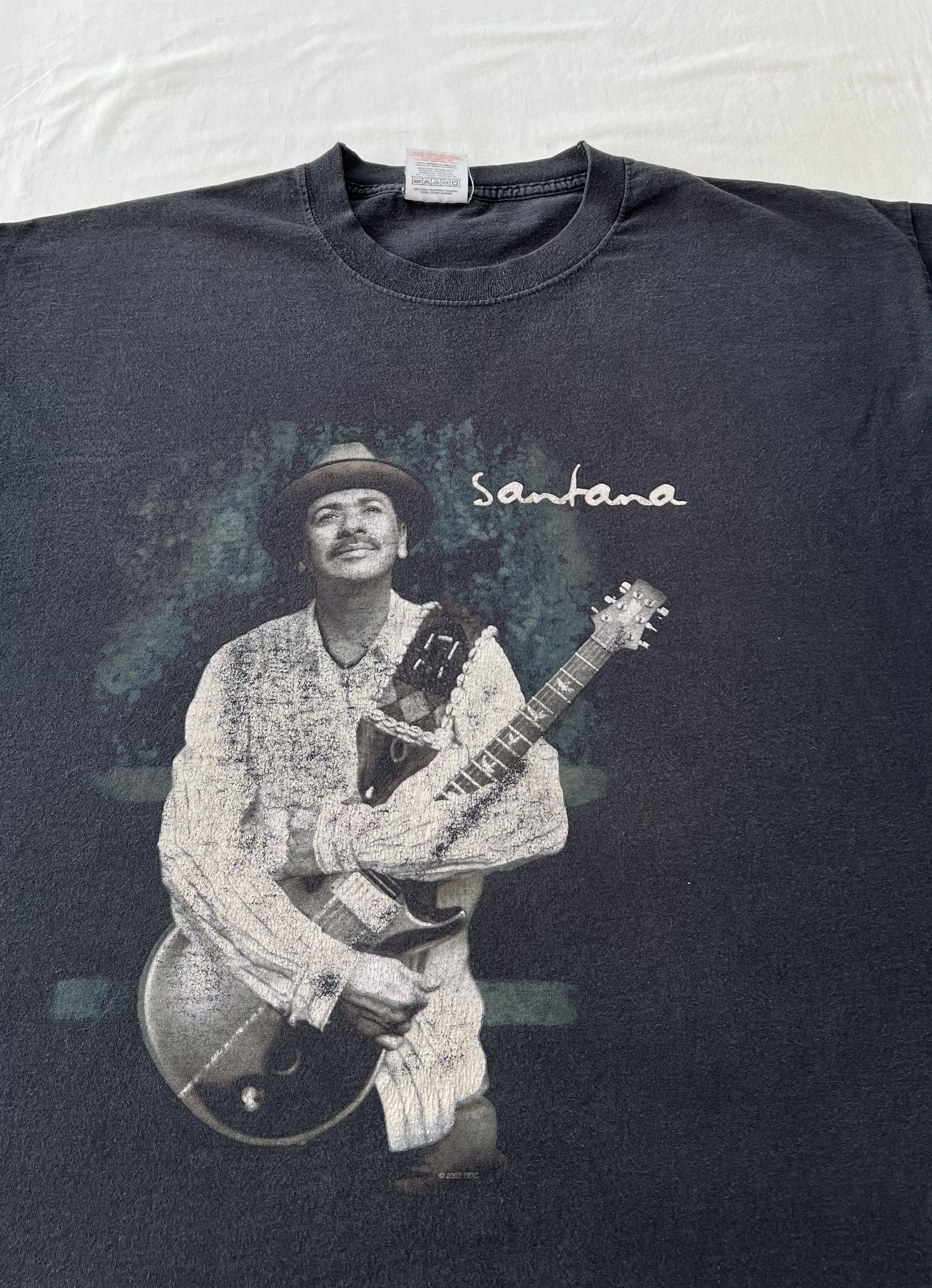 Band Tees Vintage 2003 Carlos Santana Shaman Tour Black T-shirt Size US XL / EU 56 / 4 - 4 Thumbnail