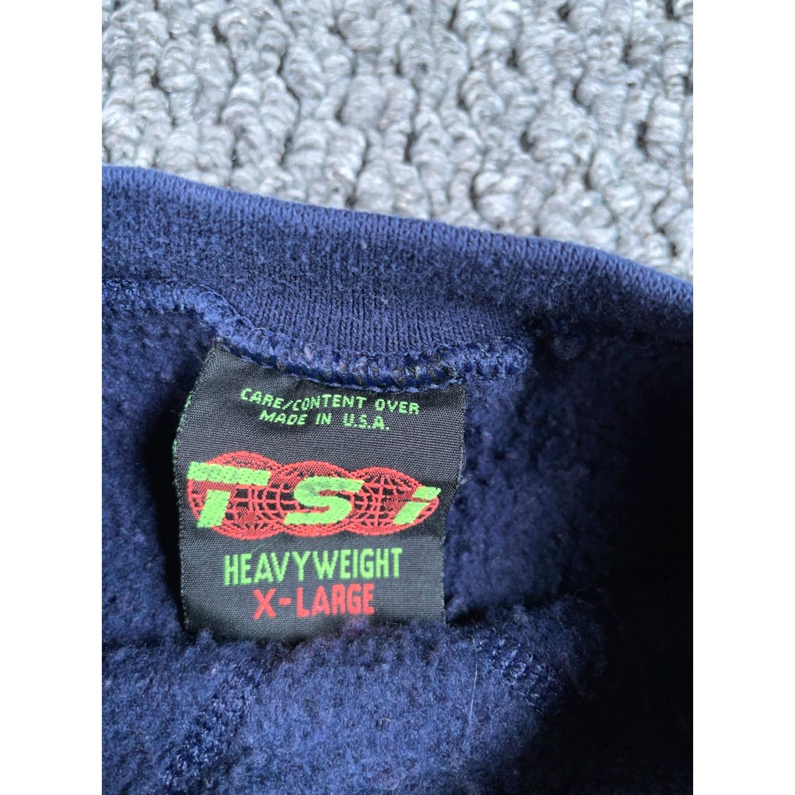 Vintage VINTAGE VTG Big Rapids Michigan Embroidered Sweatshirt Adult XL Dark Blue 50-50 Blend Mens Pullover 90s City Retro Size US XL / EU 56 / 4 - 3 Thumbnail