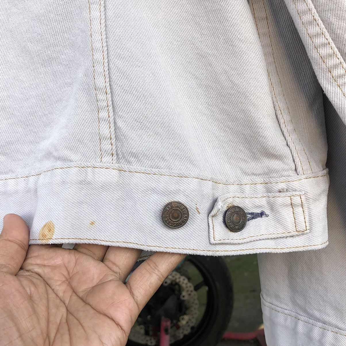 Levi's Vintage Clothing Vintage 1970s Levi's Denim Trucker Jacket Made in U. S. A 🇺🇸 Size US L / EU 52-54 / 3 - 15 Thumbnail