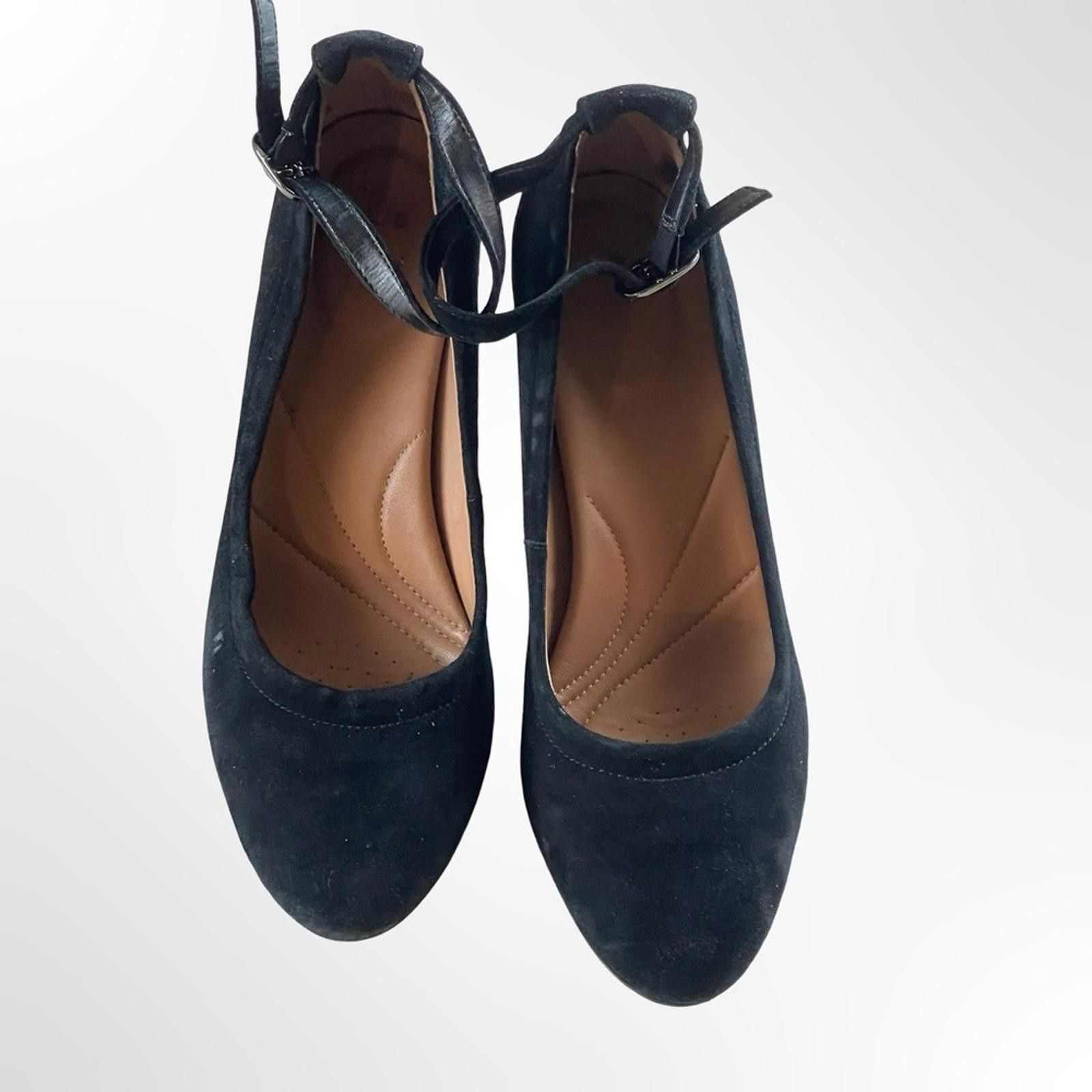 Clarks Clarks Black Suede Ankle-Strap Block Heels in 8.5 Size US 8.5 / IT 38.5 - 2 Thumbnail