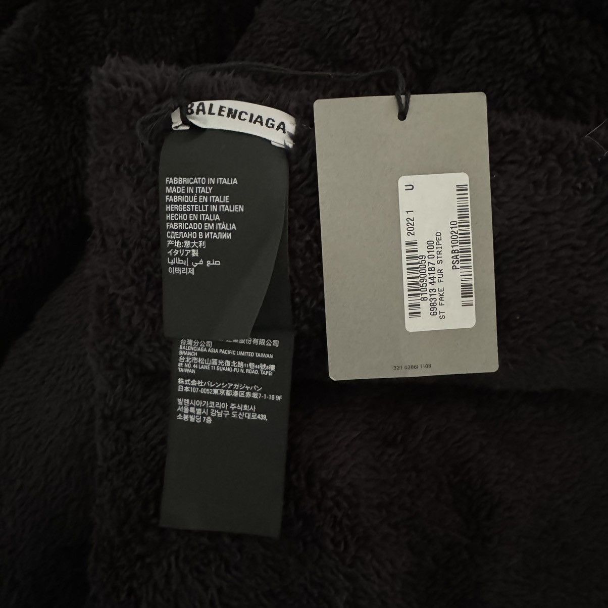 Balenciaga FAKE FUR STRIPED SCARF Size ONE SIZE - 3 Thumbnail