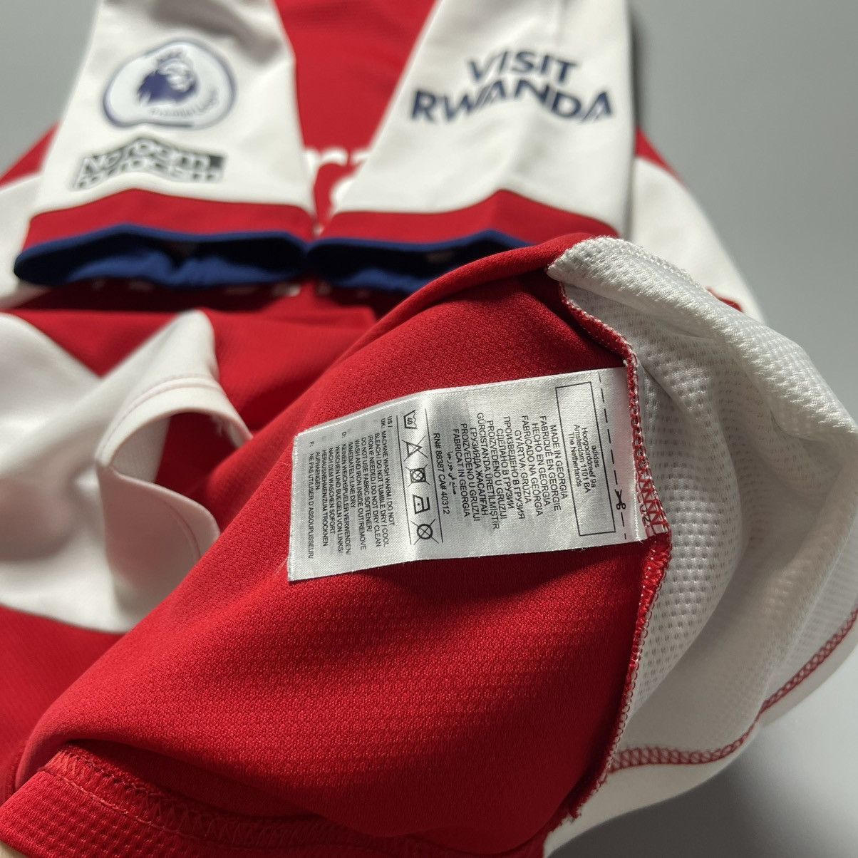Vintage ARSENAL ADIDAS 2021/2022 FOOTBALL HOME JERSEY #6 GABRIEL Size US M / EU 48-50 / 2 - 10 Thumbnail