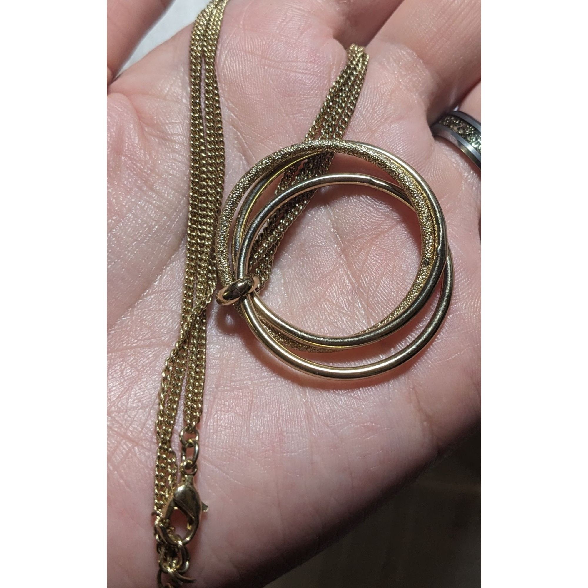 Other Gold Interlocking Circles Pendant Necklace Size ONE SIZE - 6 Thumbnail