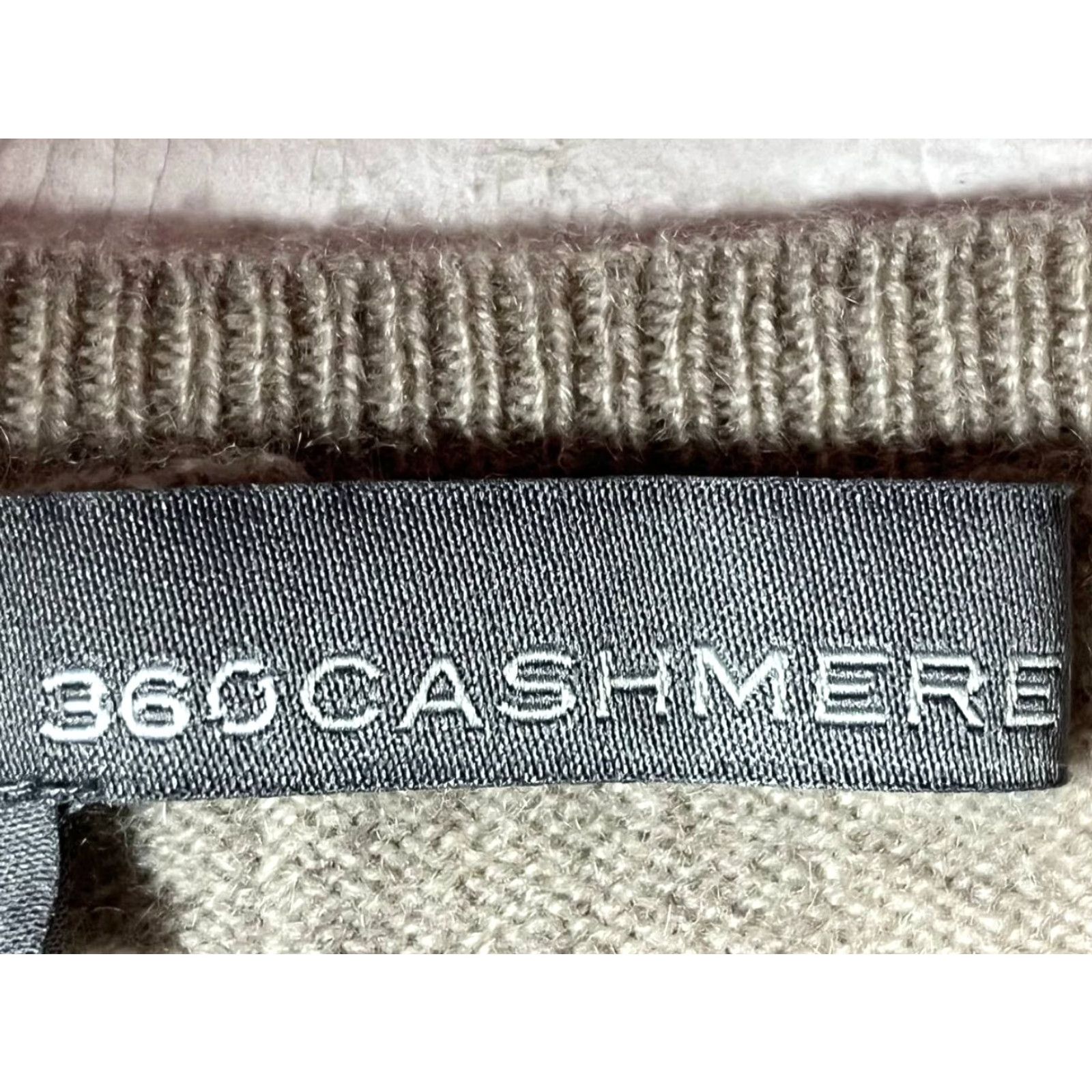 Vintage 360 Cashmere Women’s Sweater Dress S Gray 100% Cashmere 3/4 Sleeve Pullover V-Neck A-Line Midi Dress Women Slimming Knit Fashion Size S / US 4 / IT 40 - 6 Thumbnail