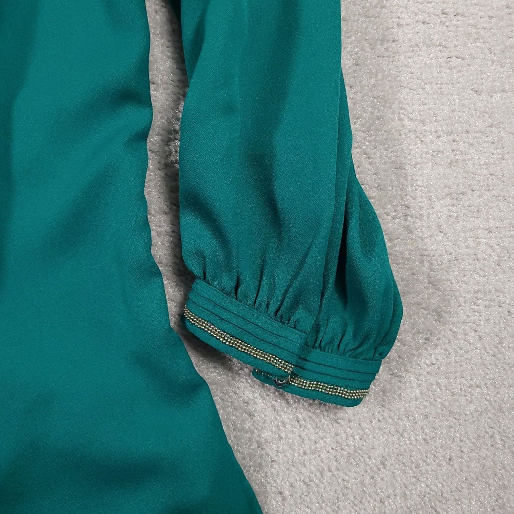 Vintage VINTAGE Chico's Shirt Women's Blouse Green V-Neck Long Sleeve Studded Snap Cuff XL Lounge/Workwear Size XL / US 12-14 / IT 48-50 - 4 Thumbnail