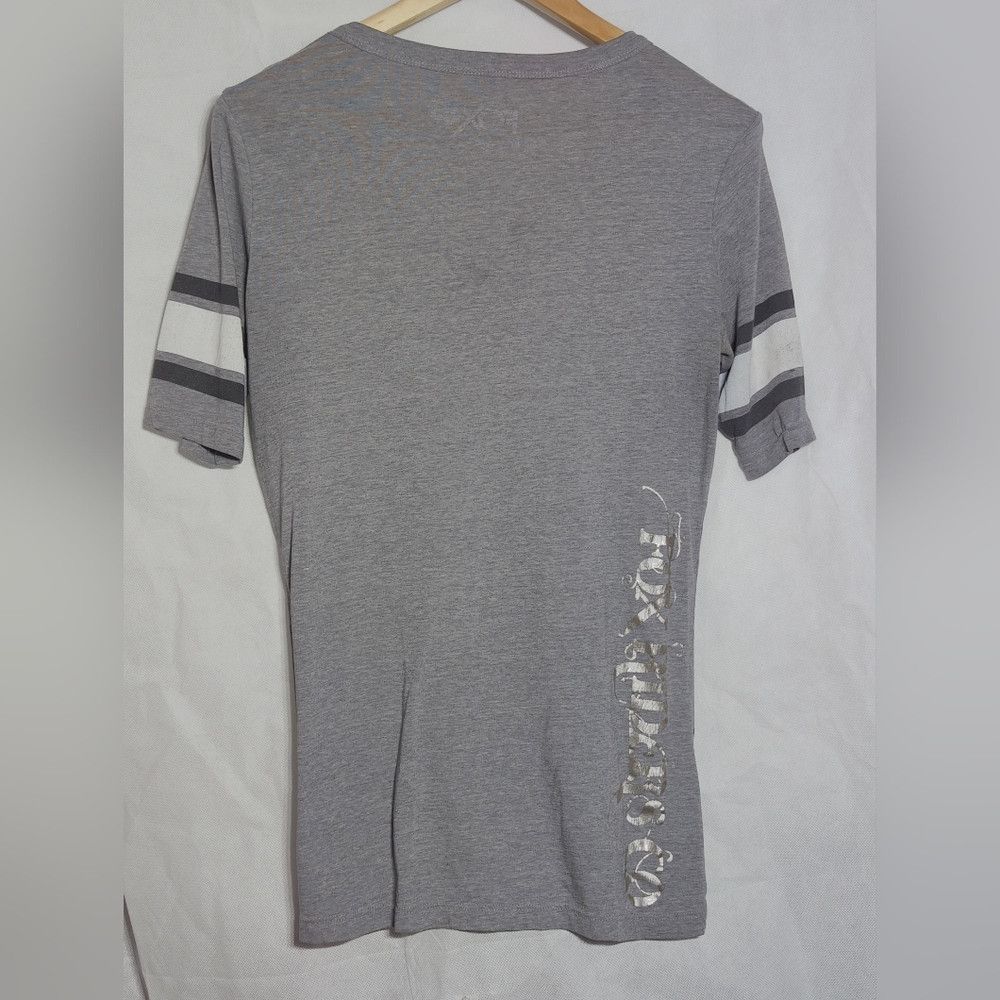 Fox Racing Fox Riders Motocross Sz XL Gray V-Neck Tee with Striped Sle Size XL / US 12-14 / IT 48-50 - 3 Thumbnail